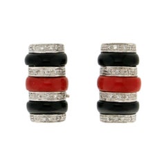 Clous d'oreilles artisanaux en onyx, or blanc 18 carats, corail et diamants