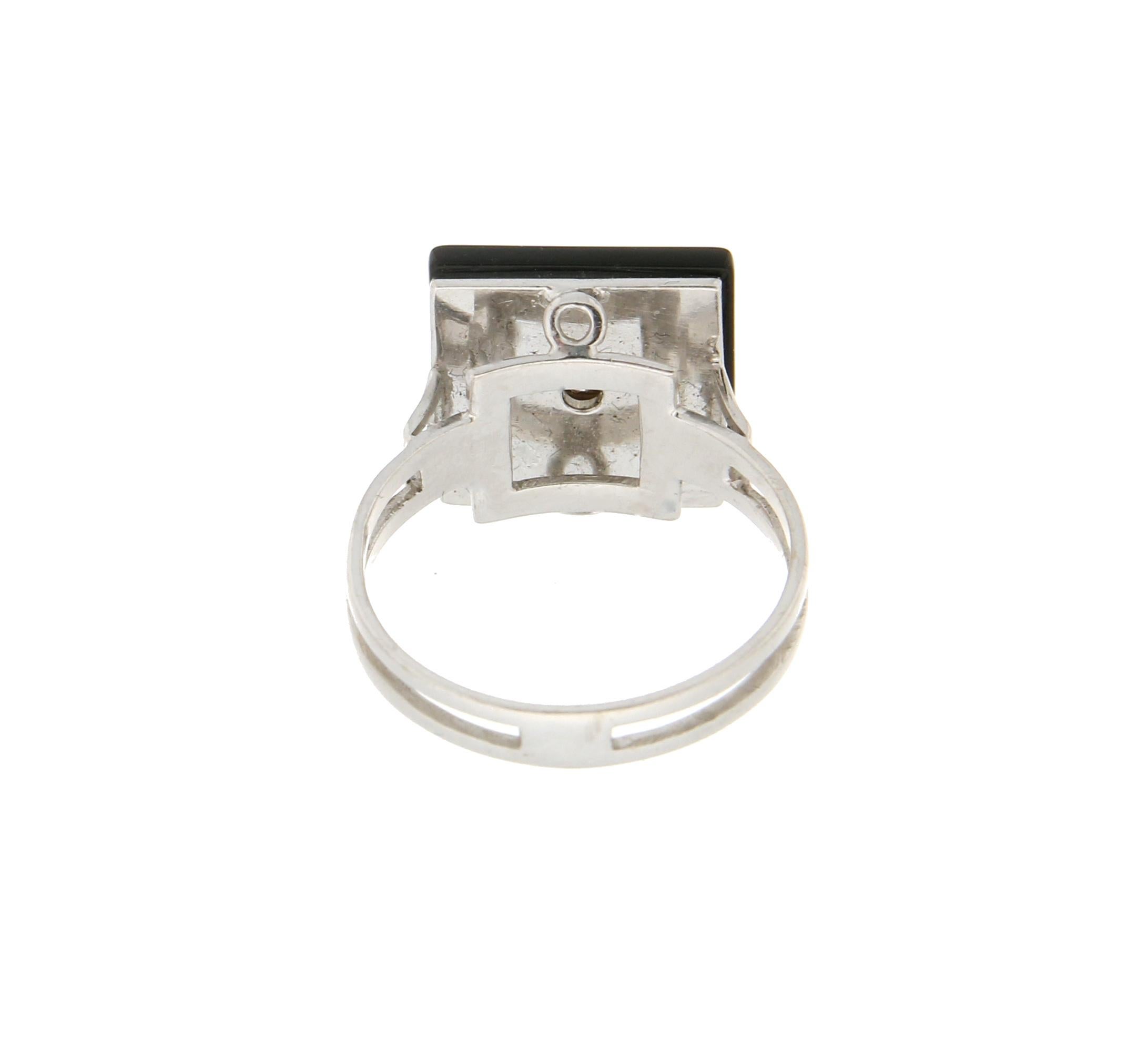 Handcraft Onyx 18 Karat White Gold Diamonds Cocktail Ring In New Condition For Sale In Marcianise, IT