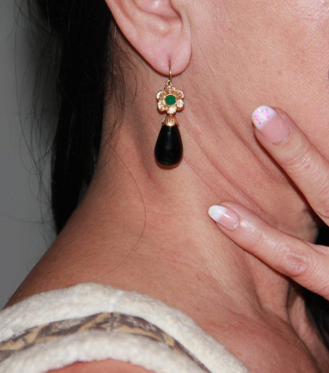 Women's or Men's Handcraft Onyx 18 Karat Yellow Gold Emerald Drop Earrings For Sale