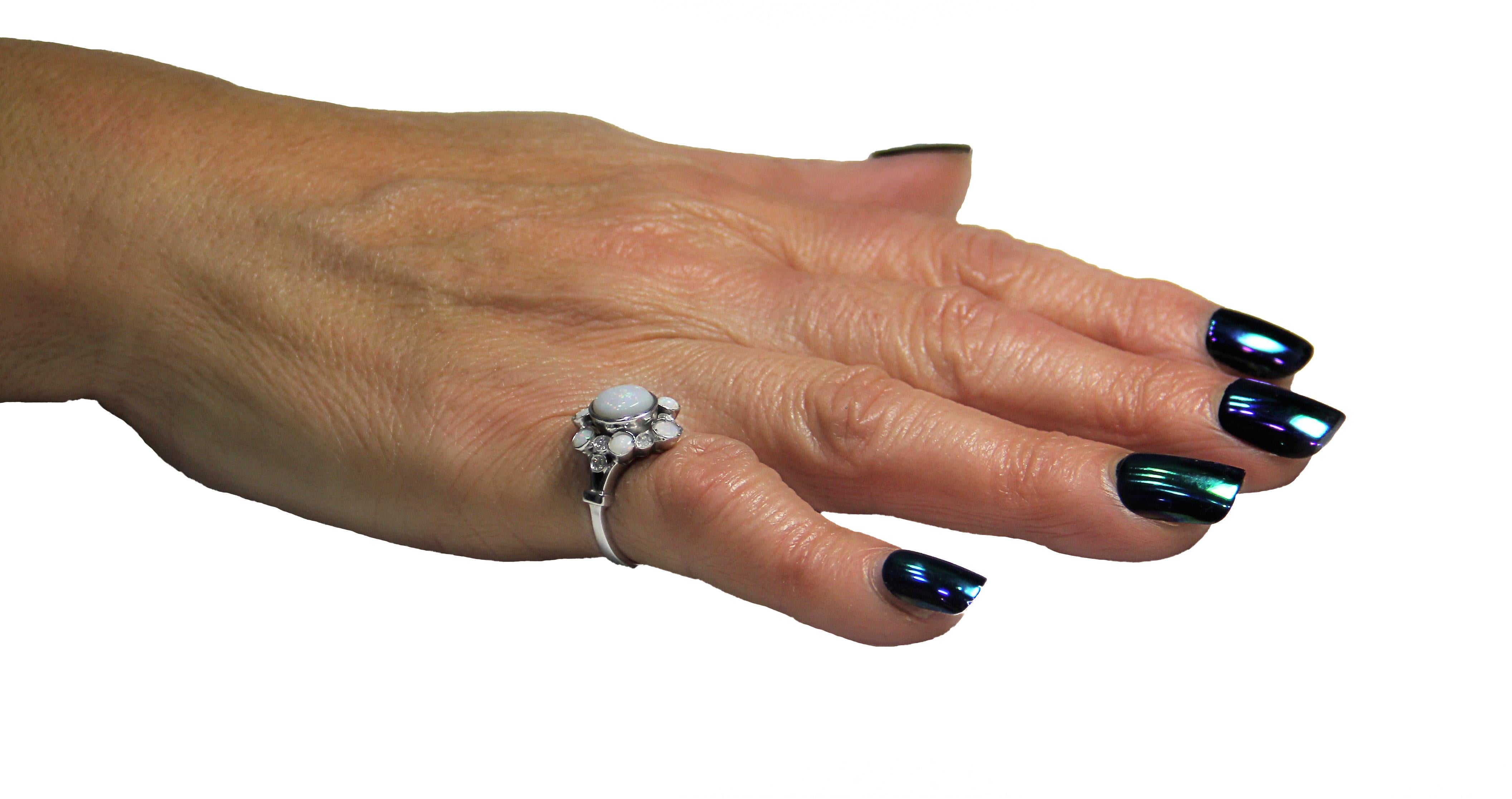 Handcraft Opal 18 Karat Weißgold Diamanten Cocktail Ring im Angebot 6