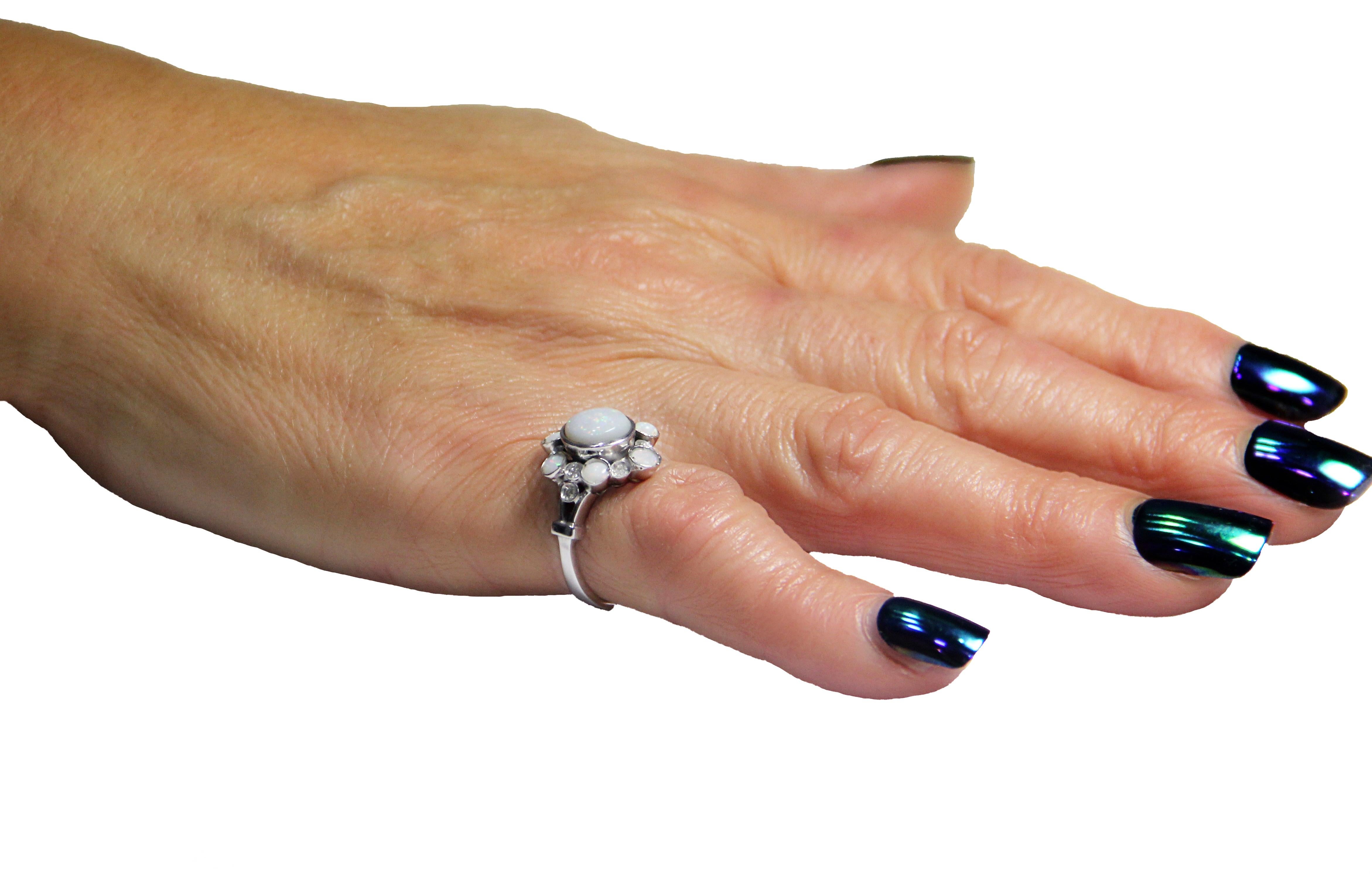 Handcraft Opal 18 Karat Weißgold Diamanten Cocktail Ring im Angebot 7