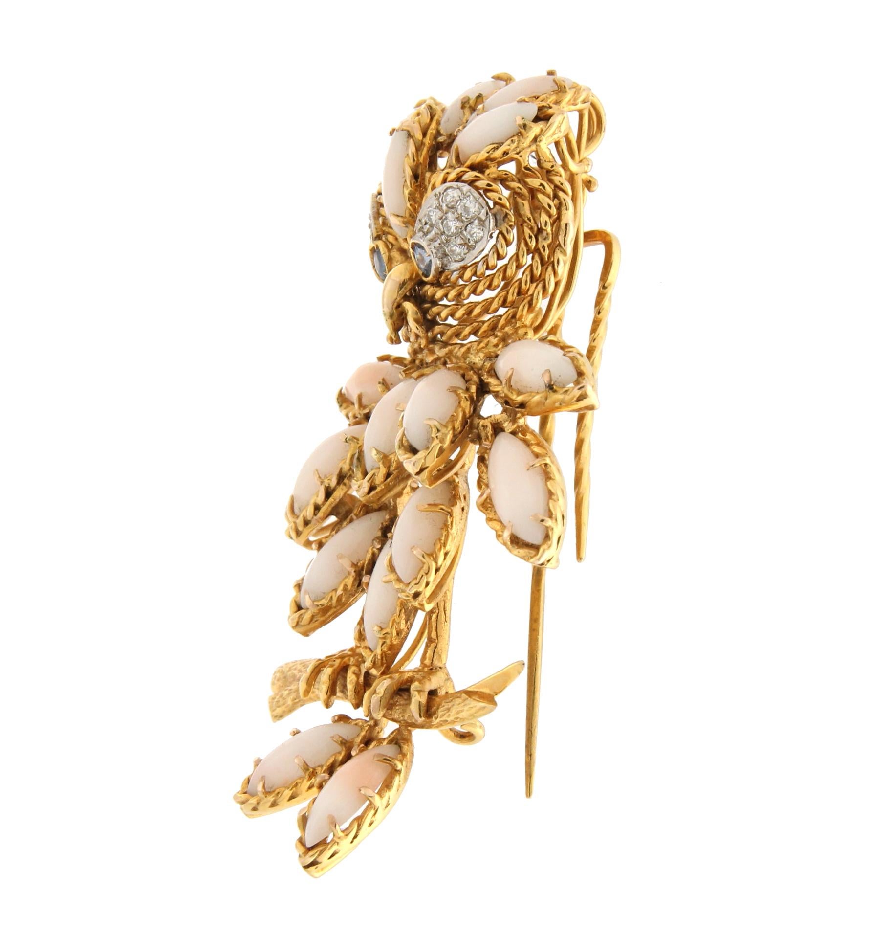 Handcraft Owl 14 Karat Yellow Gold Diamonds Coral Sapphires Brooch In New Condition For Sale In Marcianise, IT