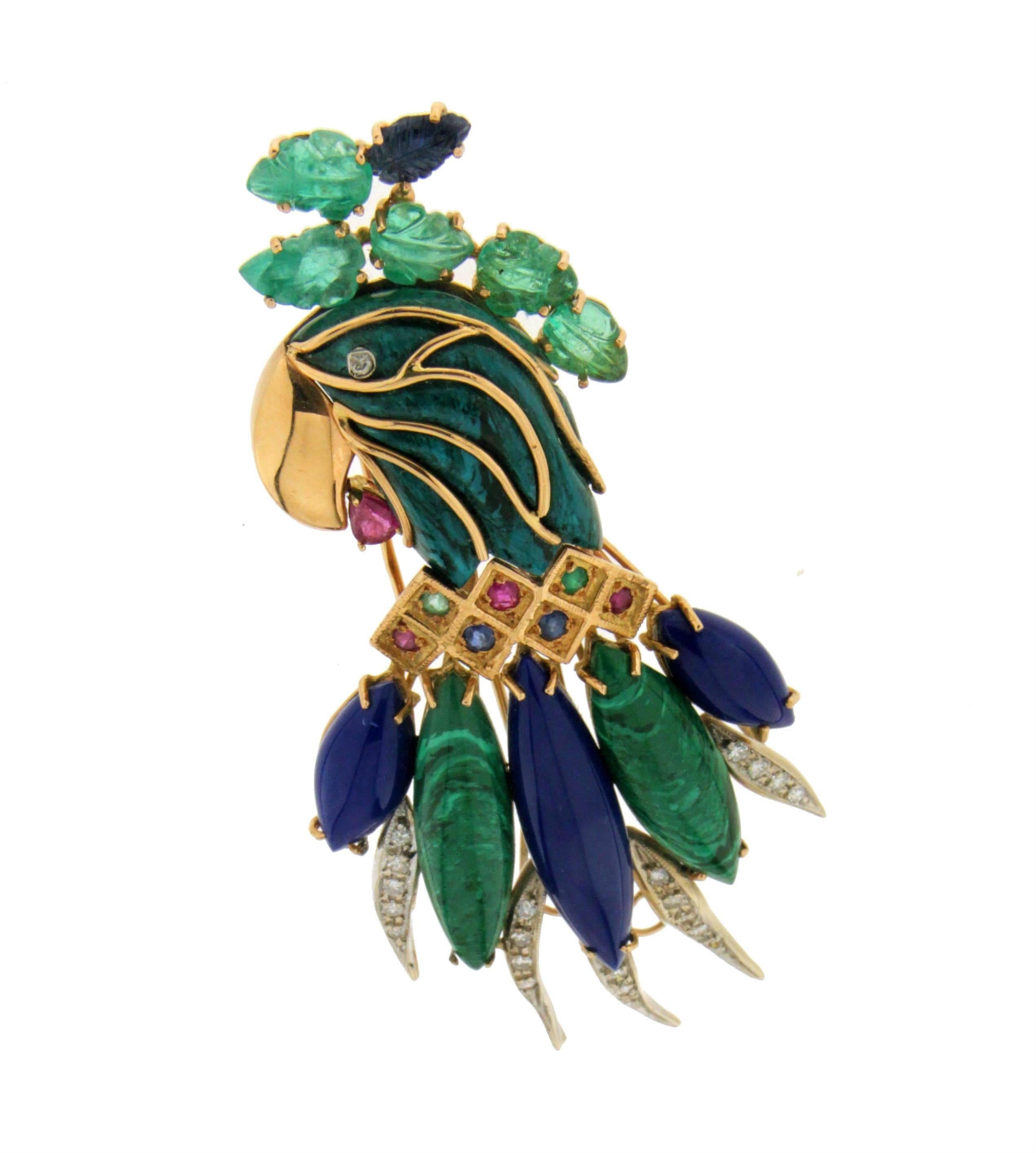 Handcraft Parrot Malachite 18 Karat Yellow and White Gold Diamonds Brooch In New Condition For Sale In Marcianise, IT