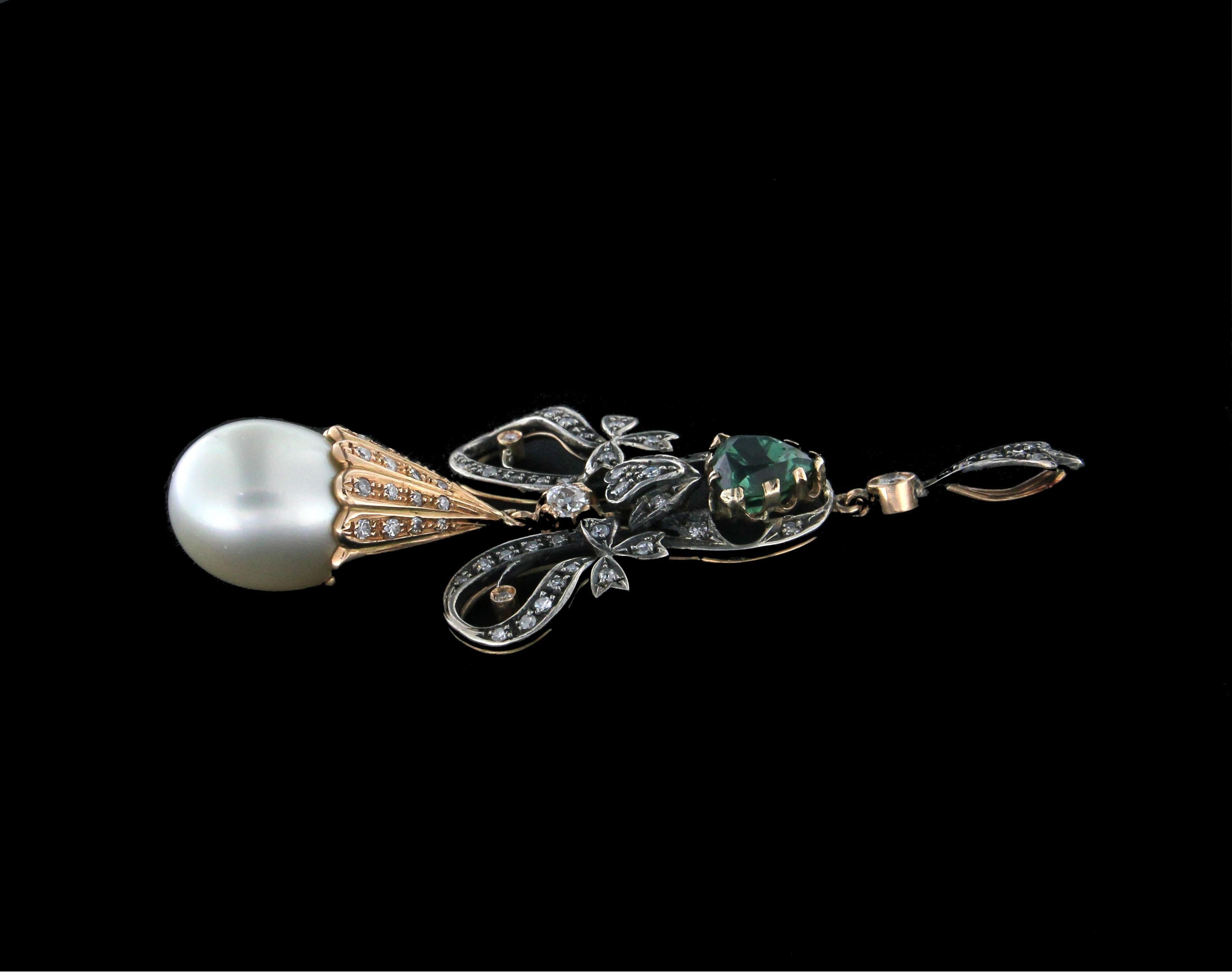 Artisan Handcraft Pearl 14 Karat Yellow Gold Diamonds Peridot Pendant Necklace For Sale