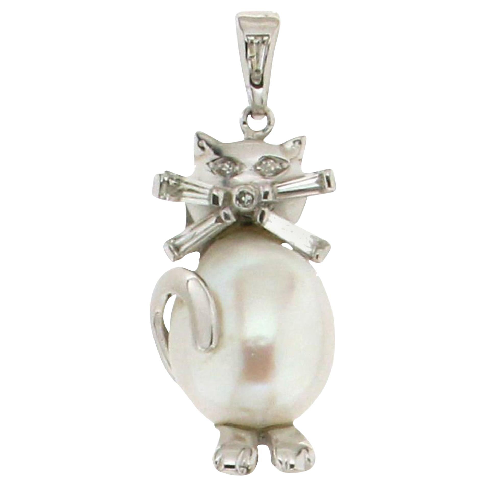 Handcraft Australian Pearl 18 Karat White Gold Diamonds Cat Pendant Necklace