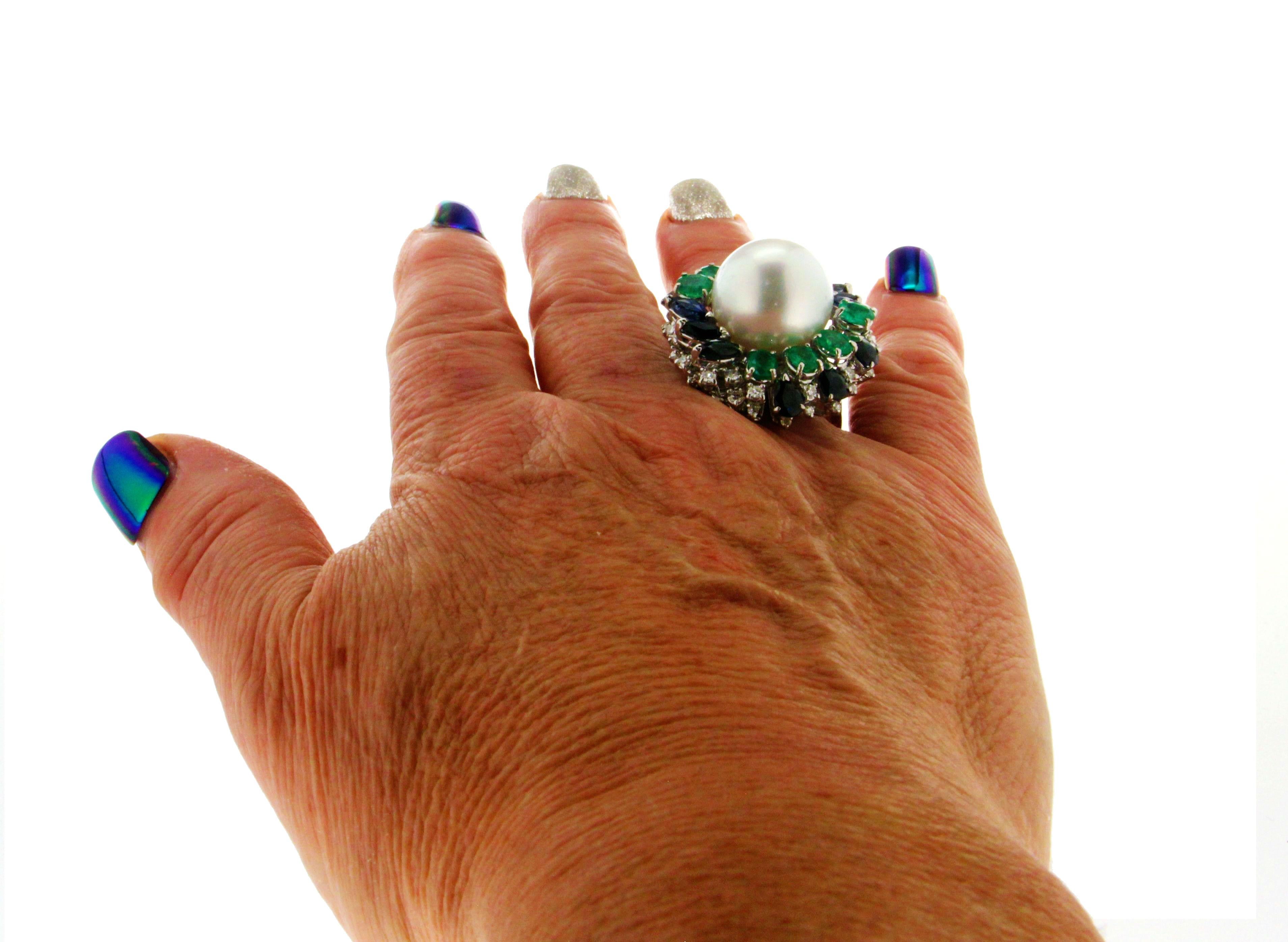 Handcraft Pearl 18 Karat White Gold Sapphires Emeralds Diamonds Cocktail Ring For Sale 7