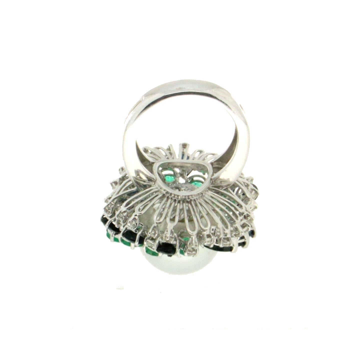 Handcraft Pearl 18 Karat White Gold Sapphires Emeralds Diamonds Cocktail Ring For Sale 1