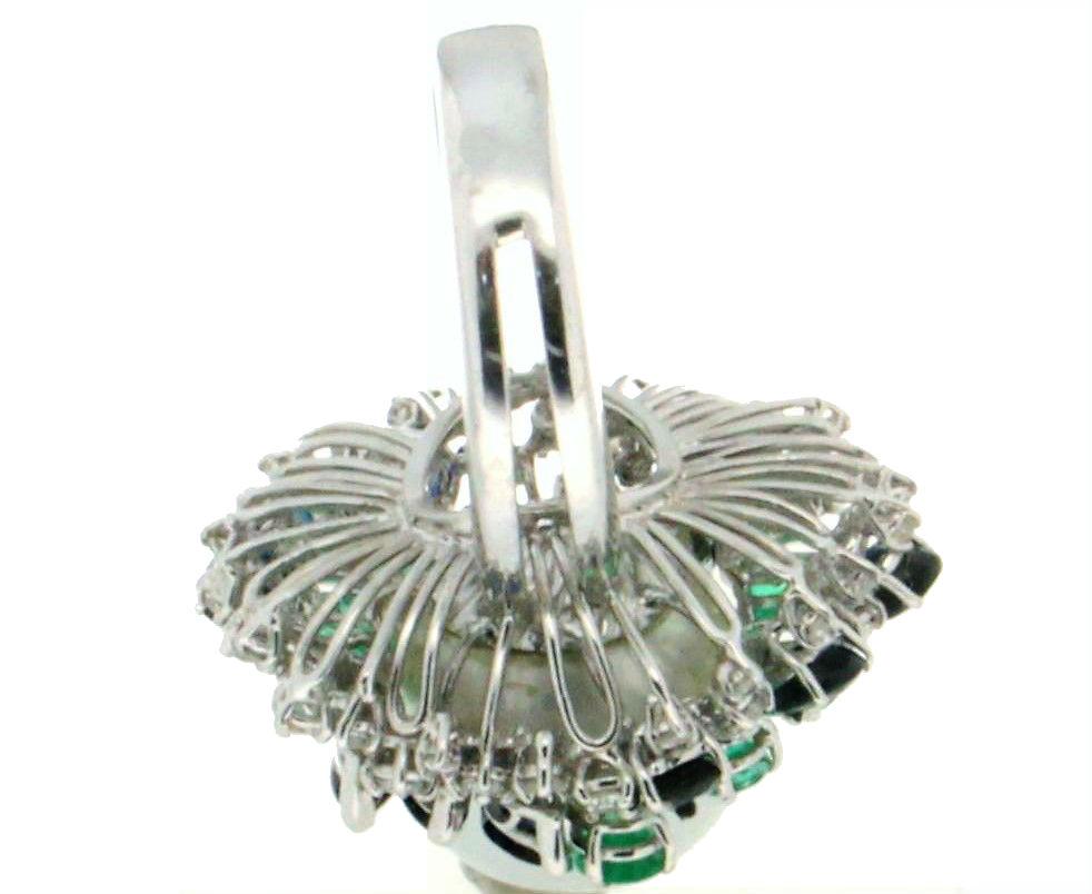 Handcraft Pearl 18 Karat White Gold Sapphires Emeralds Diamonds Cocktail Ring For Sale 2