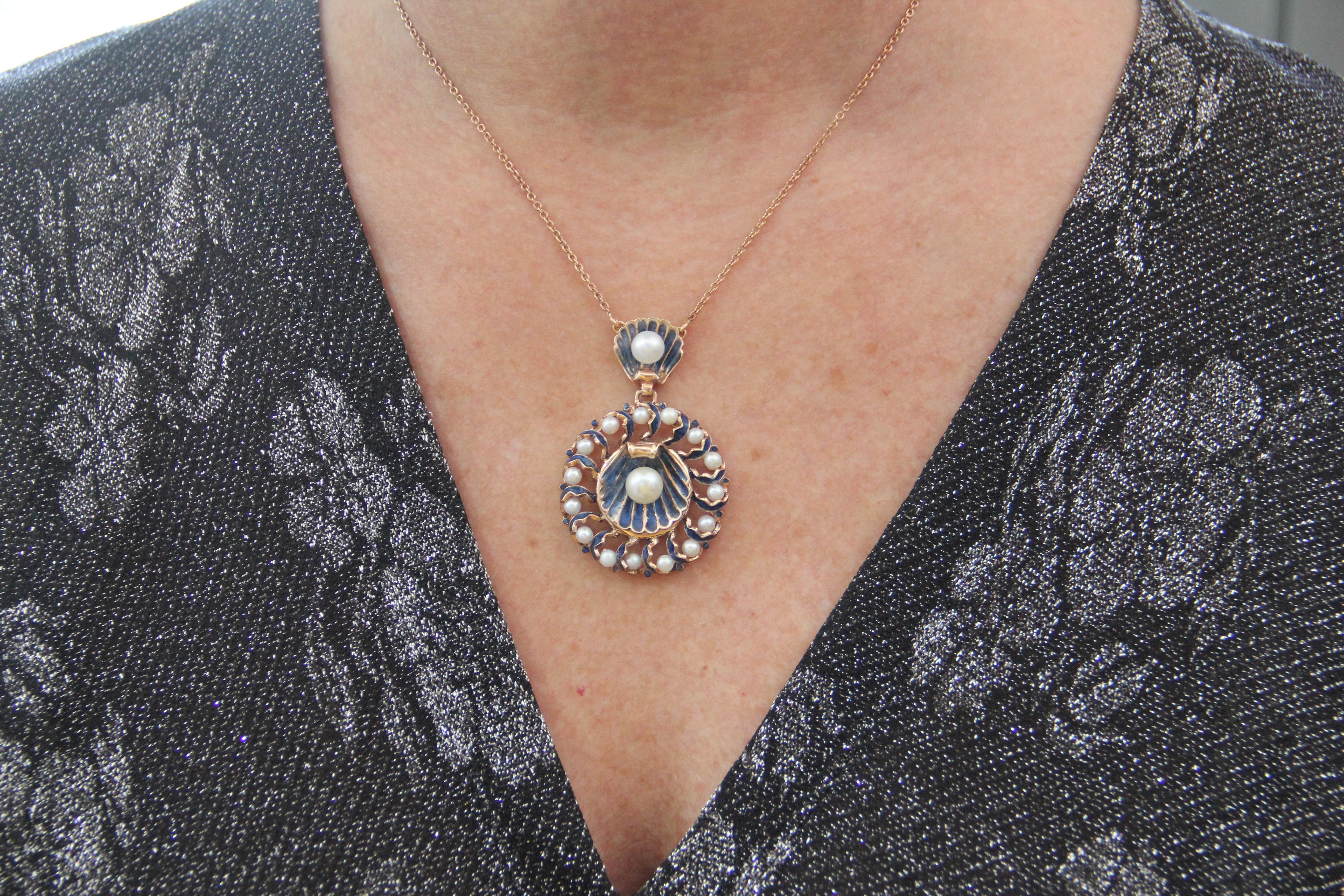 Women's or Men's Handcraft Pearls 14 Karat Yellow Gold Pendant Necklace For Sale