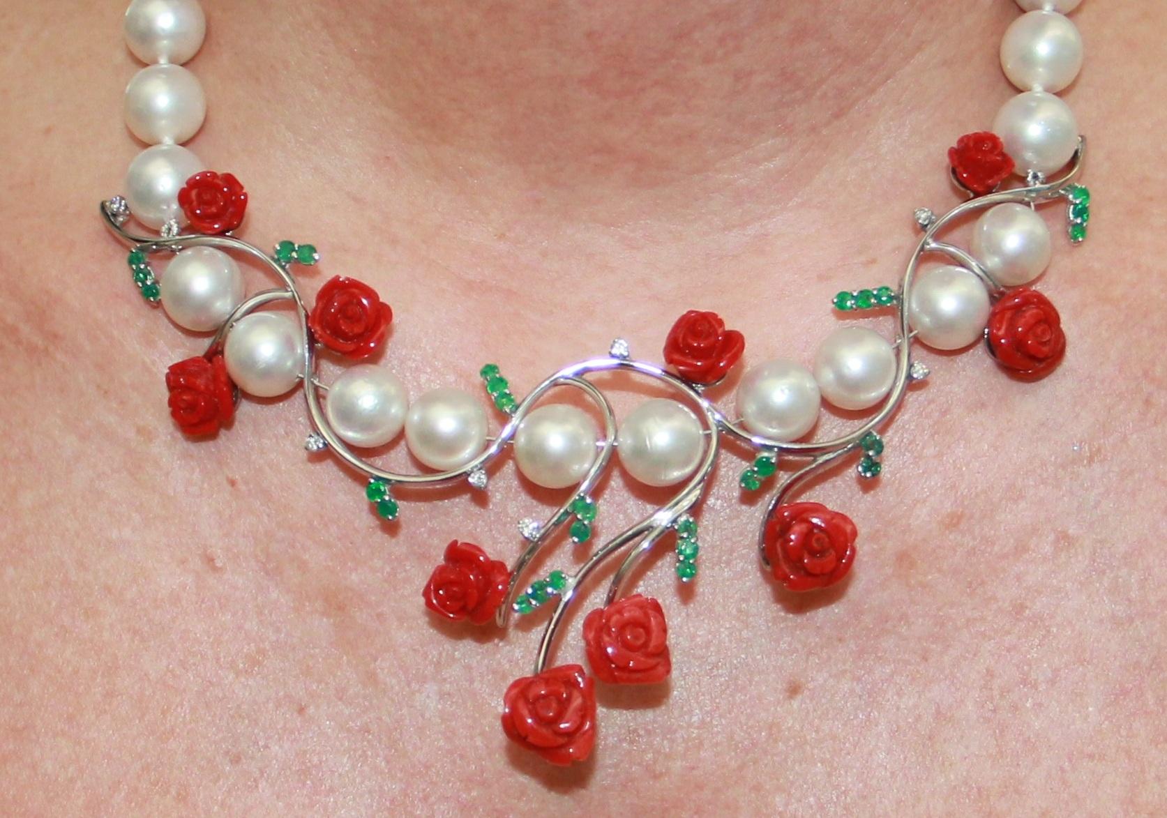 Choker-Halskette, Handgefertigt, Perlen 18 Karat Weißgold Diamanten Koralle (Kunsthandwerker*in) im Angebot