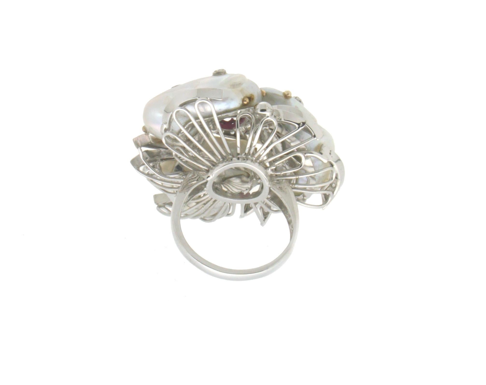 Handcraft Baroque Pearls 18 Karat White Gold Diamonds Ruby Cocktail Ring In New Condition For Sale In Marcianise, IT