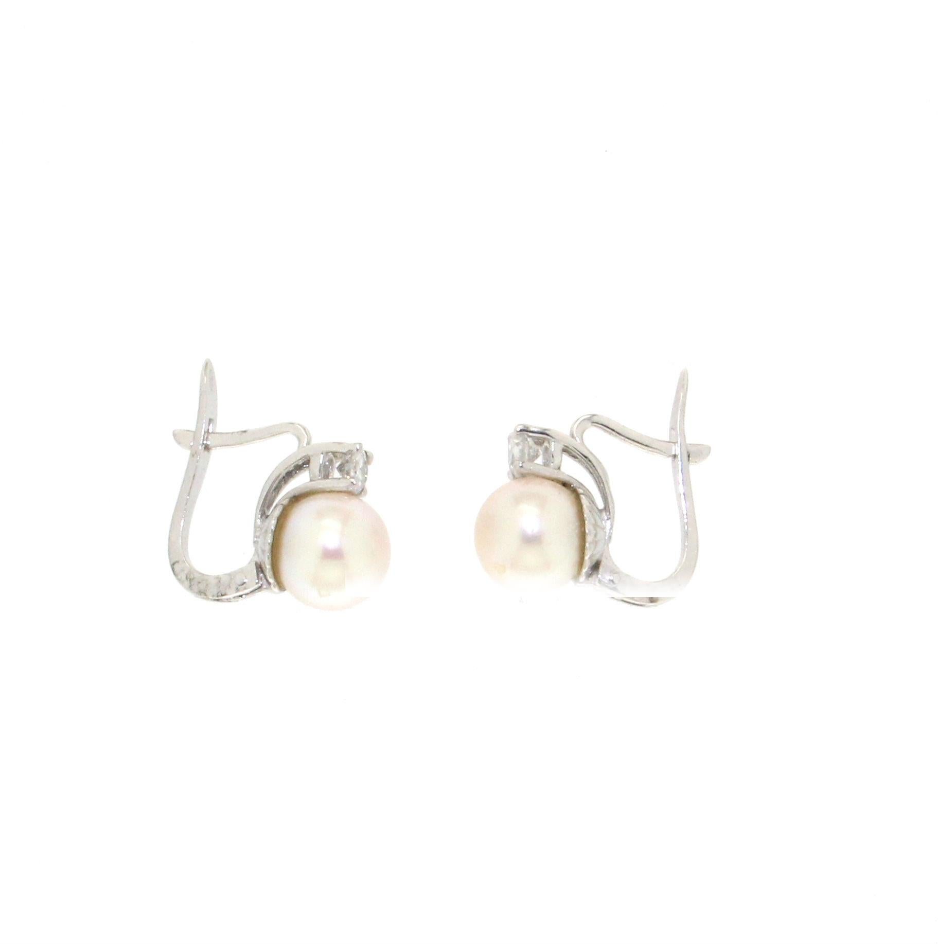 Artisan Handcraft Japan Pearls 18 Karat White Gold Diamonds Stud Earrings