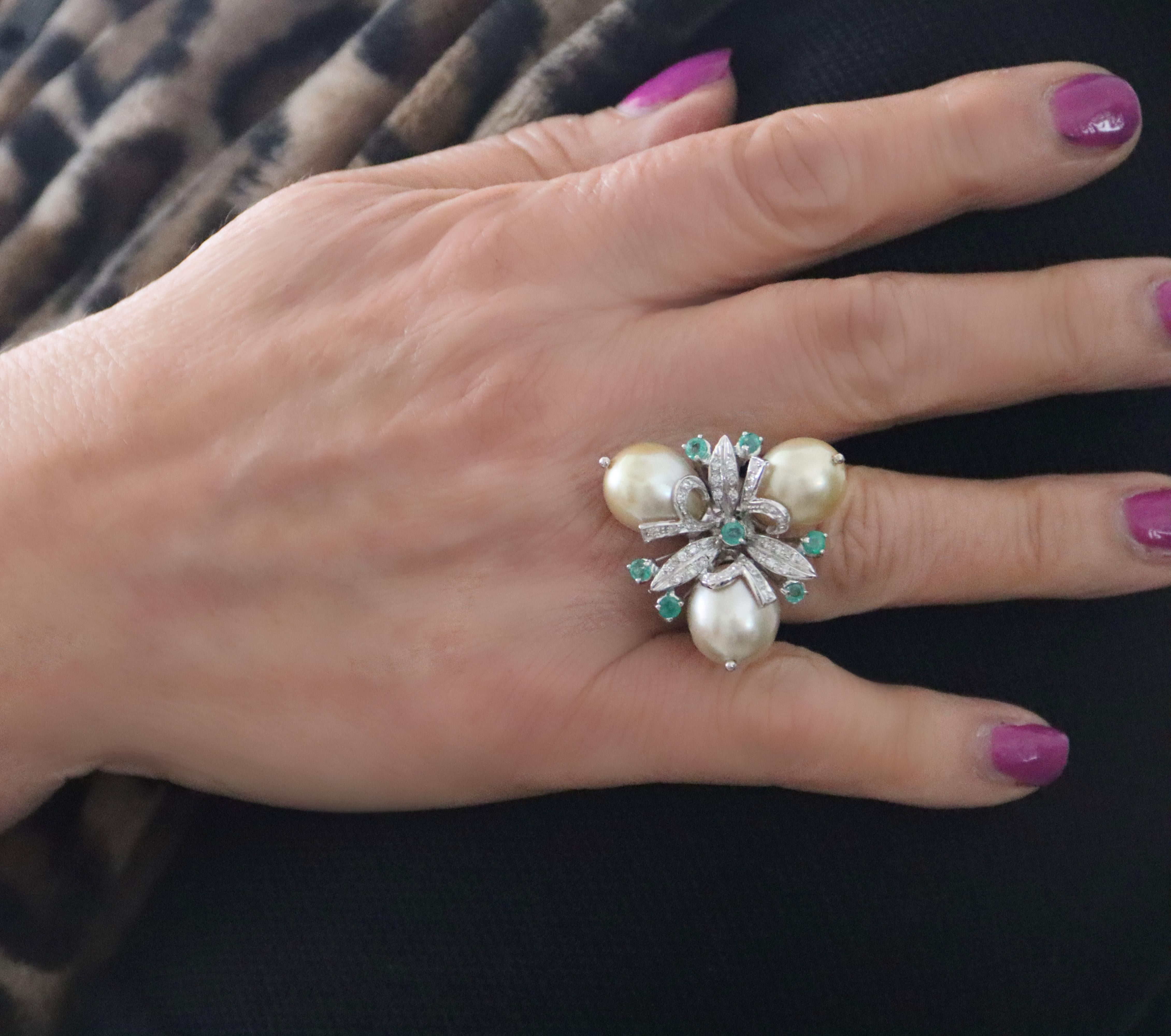 Pearls Diamonds Emeralds 18 Karat White Gold Cocktail Ring For Sale 4
