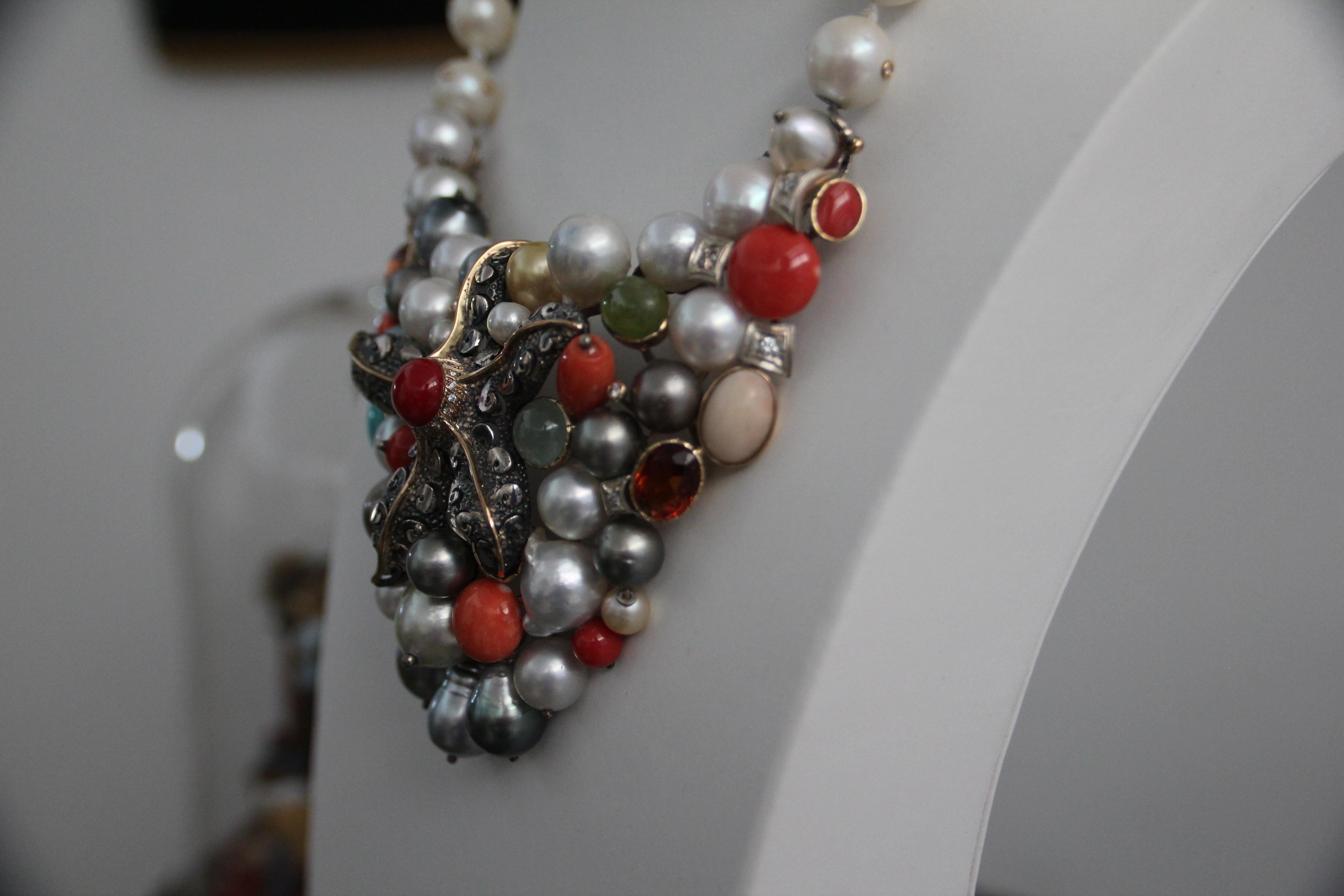 Collier ras du cou artisanal en or jaune 14 carats avec perles, corail et turquoises en vente 5