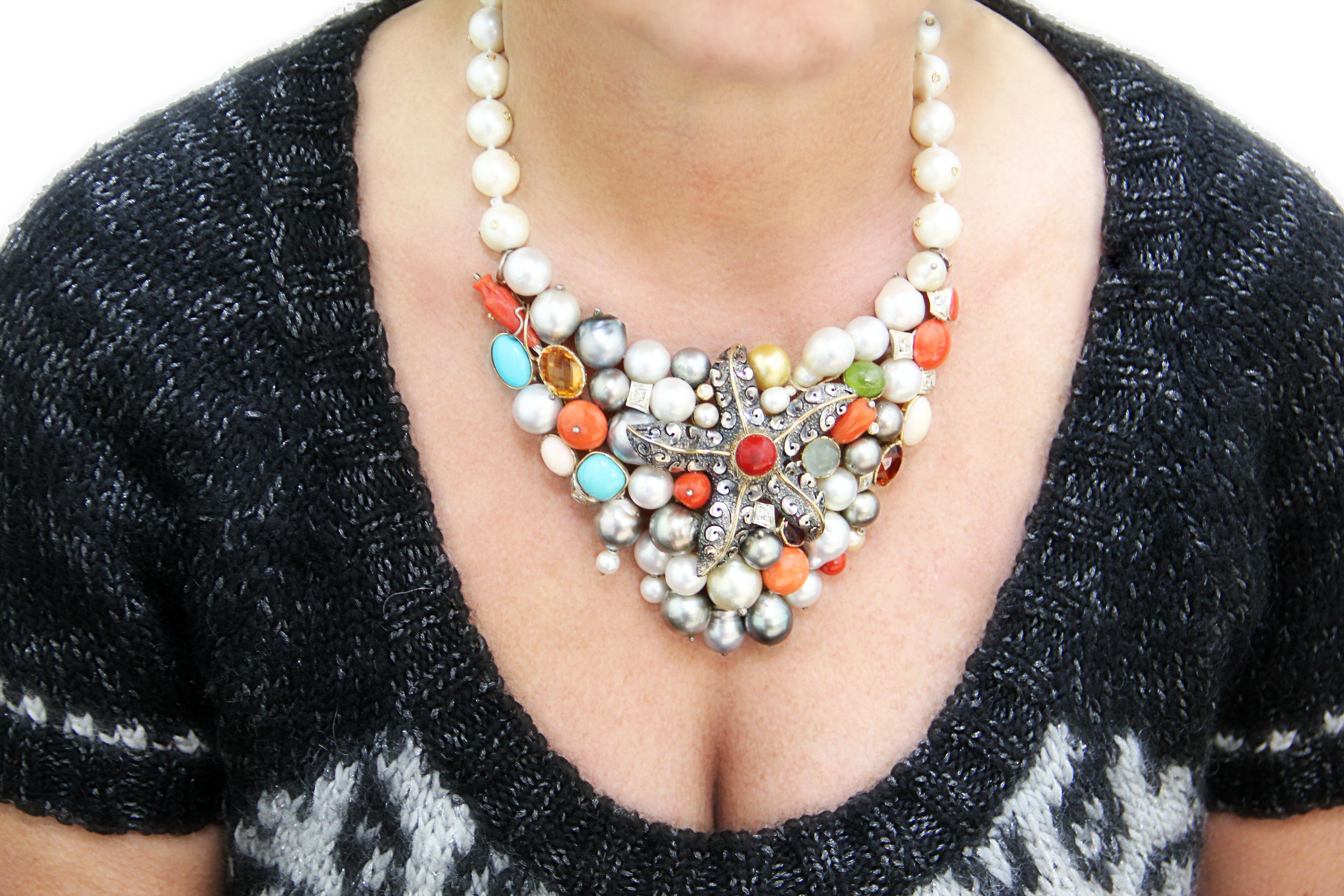 Collier ras du cou artisanal en or jaune 14 carats avec perles, corail et turquoises en vente 7
