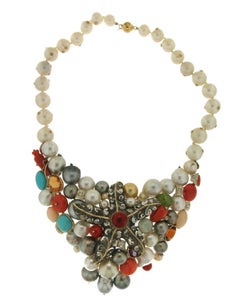 Collier ras du cou artisanal en or jaune 14 carats avec perles, corail et turquoises