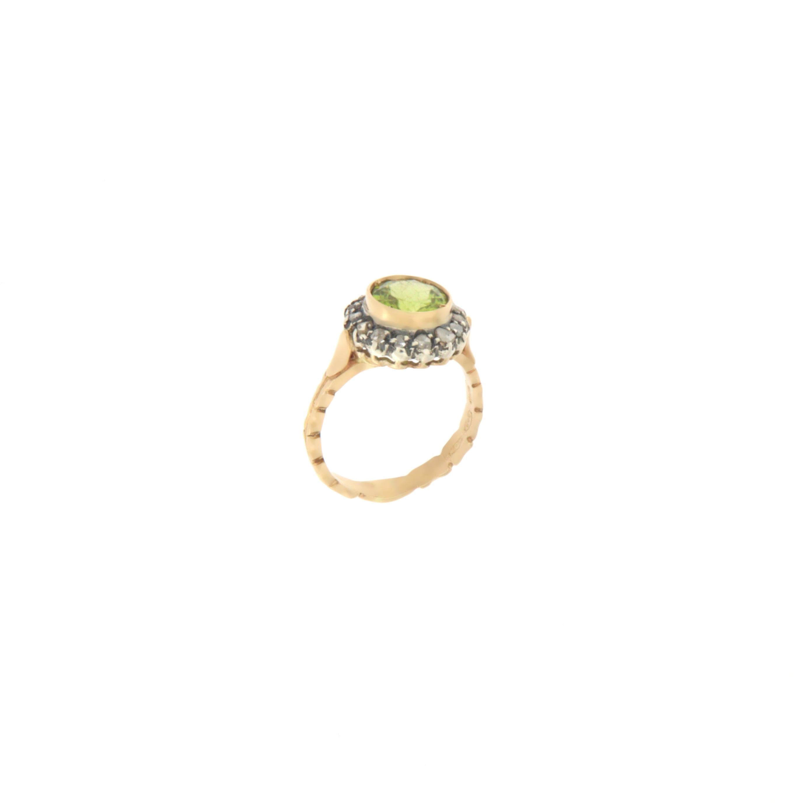 Women's Handcraft Peridot 14 Karat Yellow Gold Rose Cut Diamonds Cocktail Ring For Sale