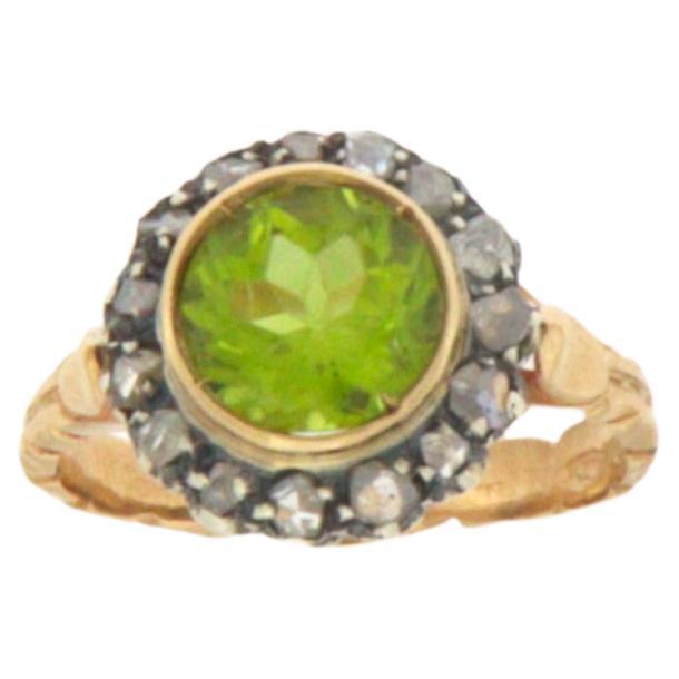 Handgefertigter Peridot-Cocktailring aus 14 Karat Gelbgold mit Diamanten im Rosenschliff