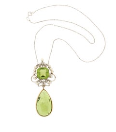 Handcraft Peridot 18 Karat Yellow Gold Diamonds Pearls Pendant Necklace