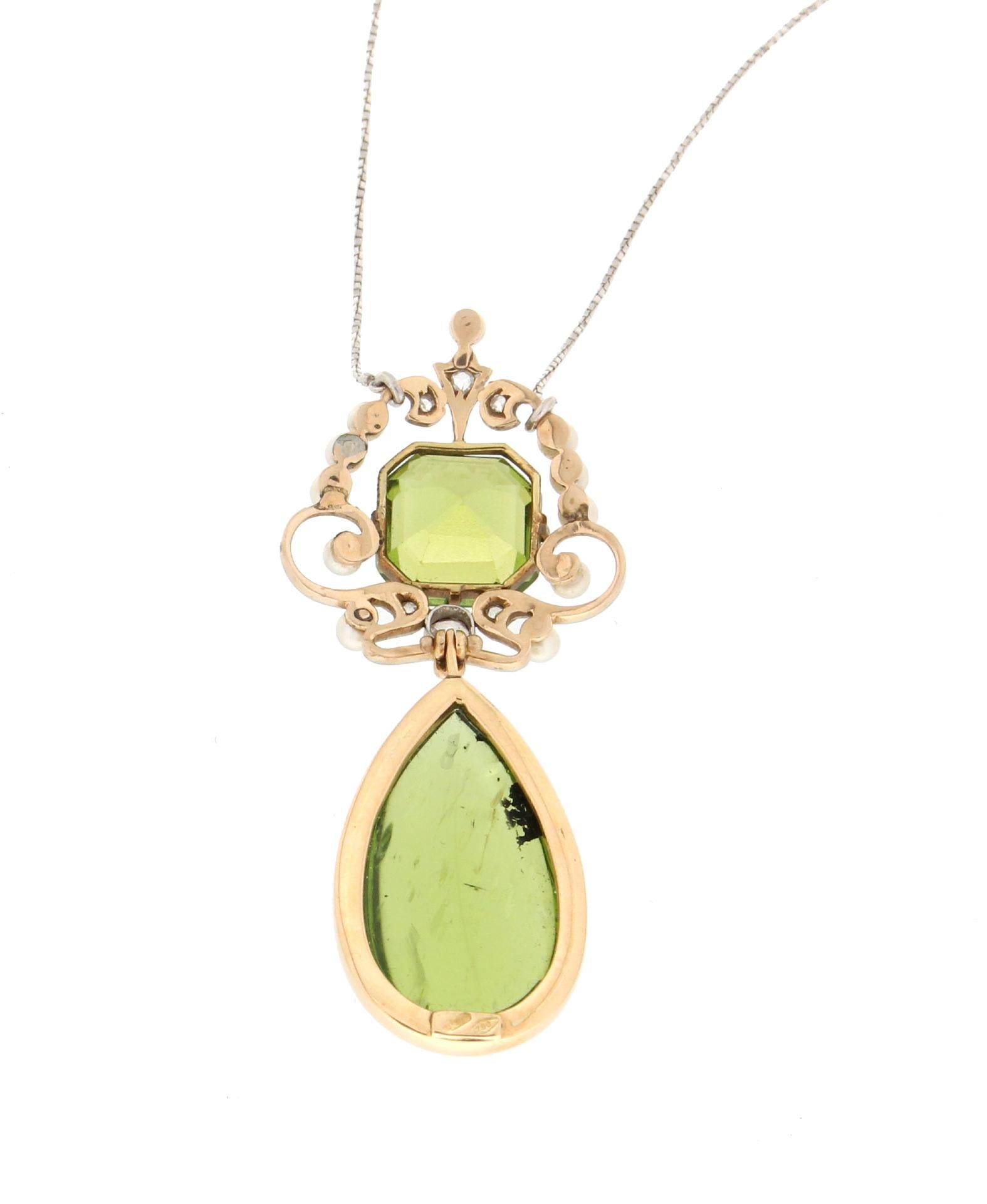Handcraft Peridot 18 Karat Yellow Gold Diamonds Pearls Pendant Necklace In Excellent Condition For Sale In Marcianise, IT