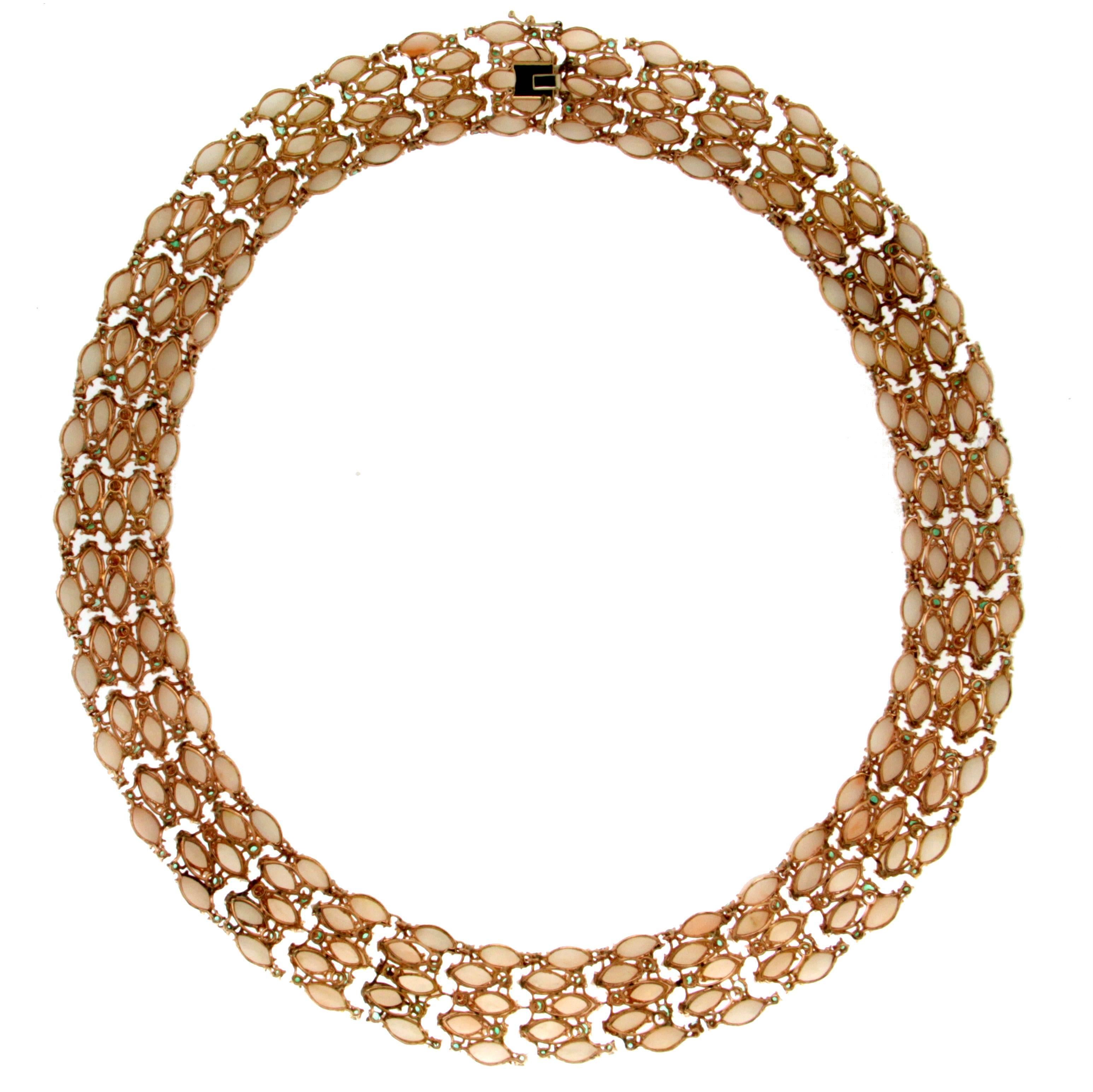 Artisan Handcraft Pink Coral 14 Karat Yellow Gold Emeralds Choker Necklace For Sale