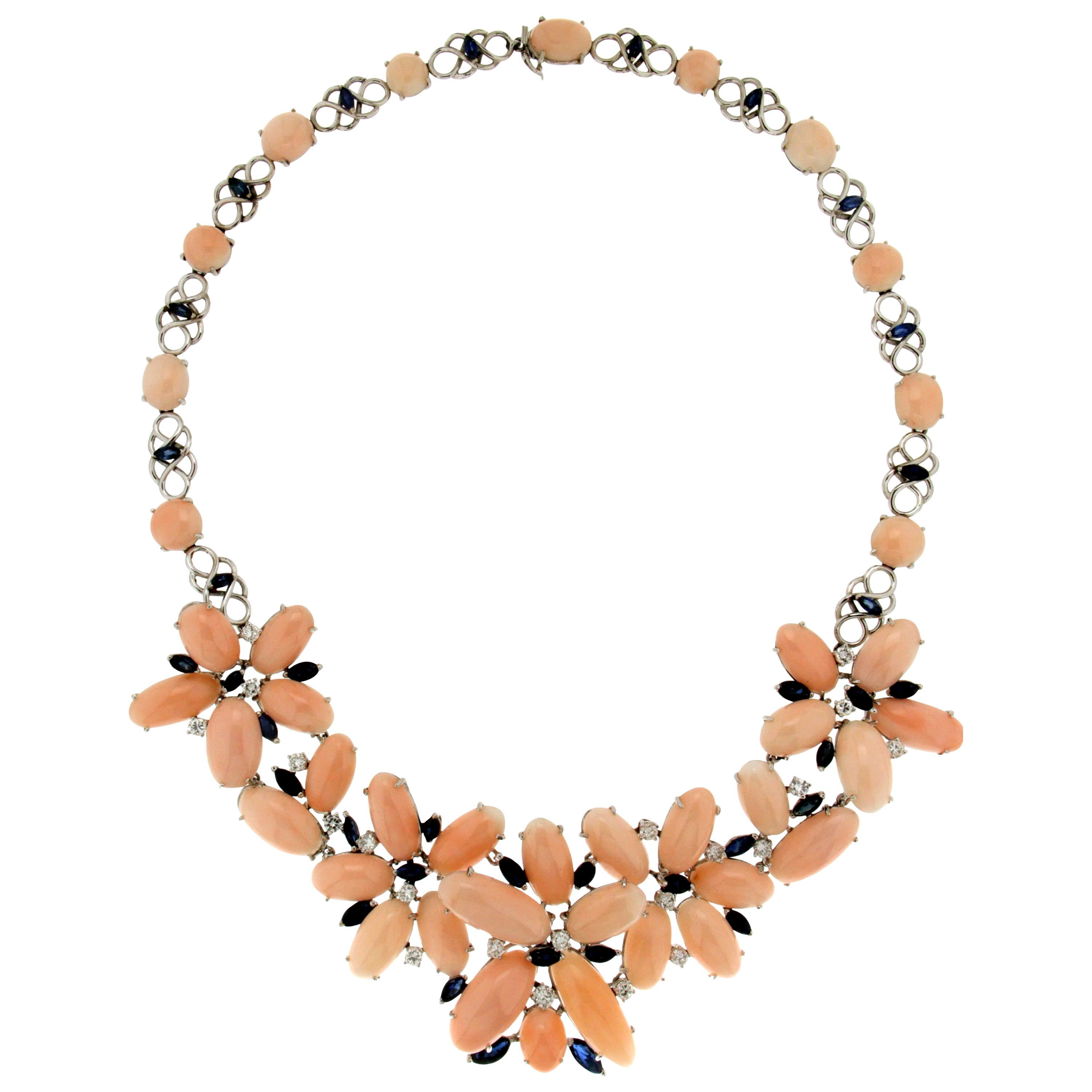 Handgefertigte Handarbeit Engelshaut Koralle 18 Karat Weißgold Diamanten Choker Halskette