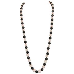 Handgefertigte Halskette mit rosa Koralle 800 Karat Silber Onyx Perlen