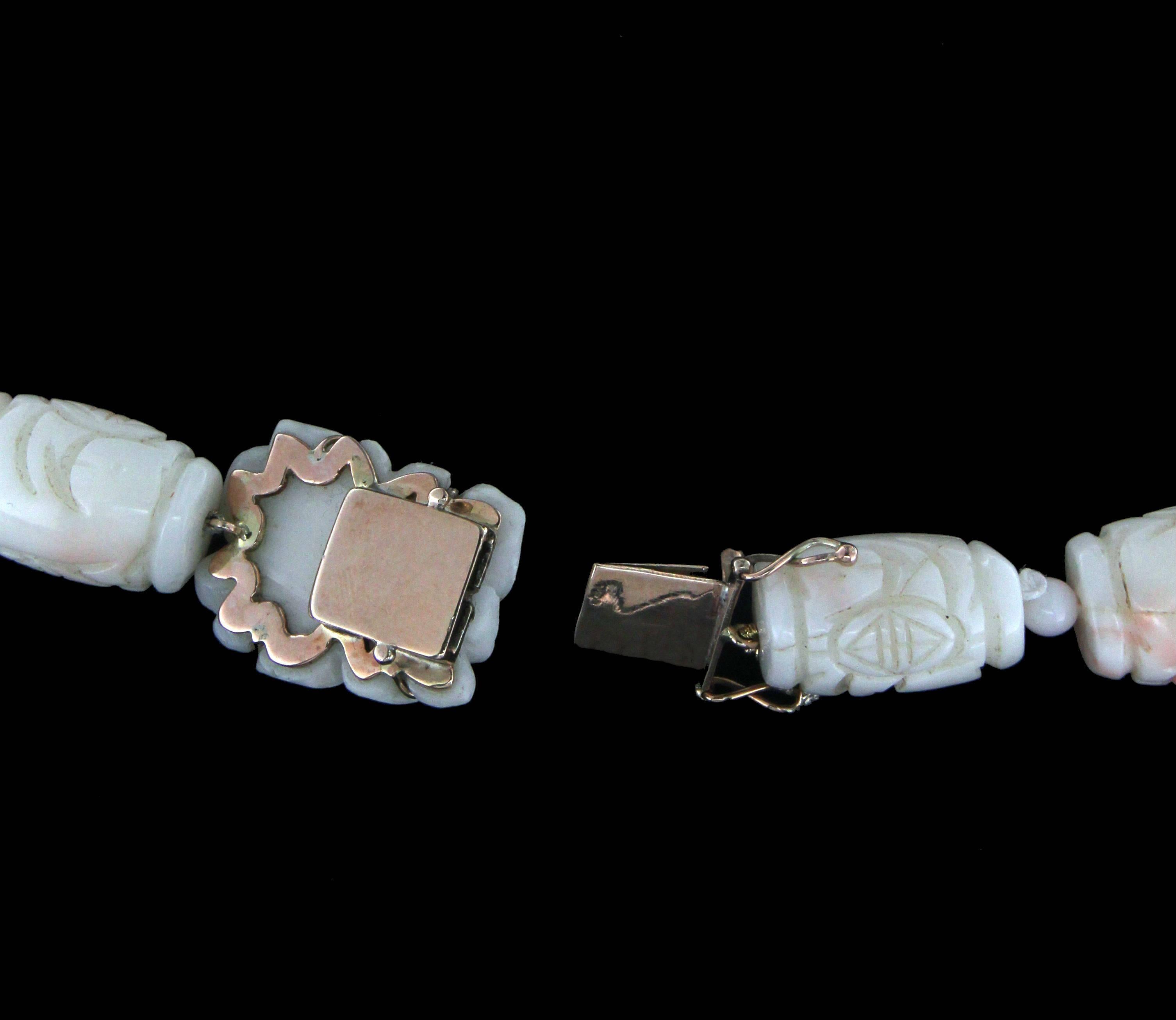 Collier artisanal en corail rose et or jaune 9 carats avec fermoir à chaîne en forme de corde Unisexe en vente