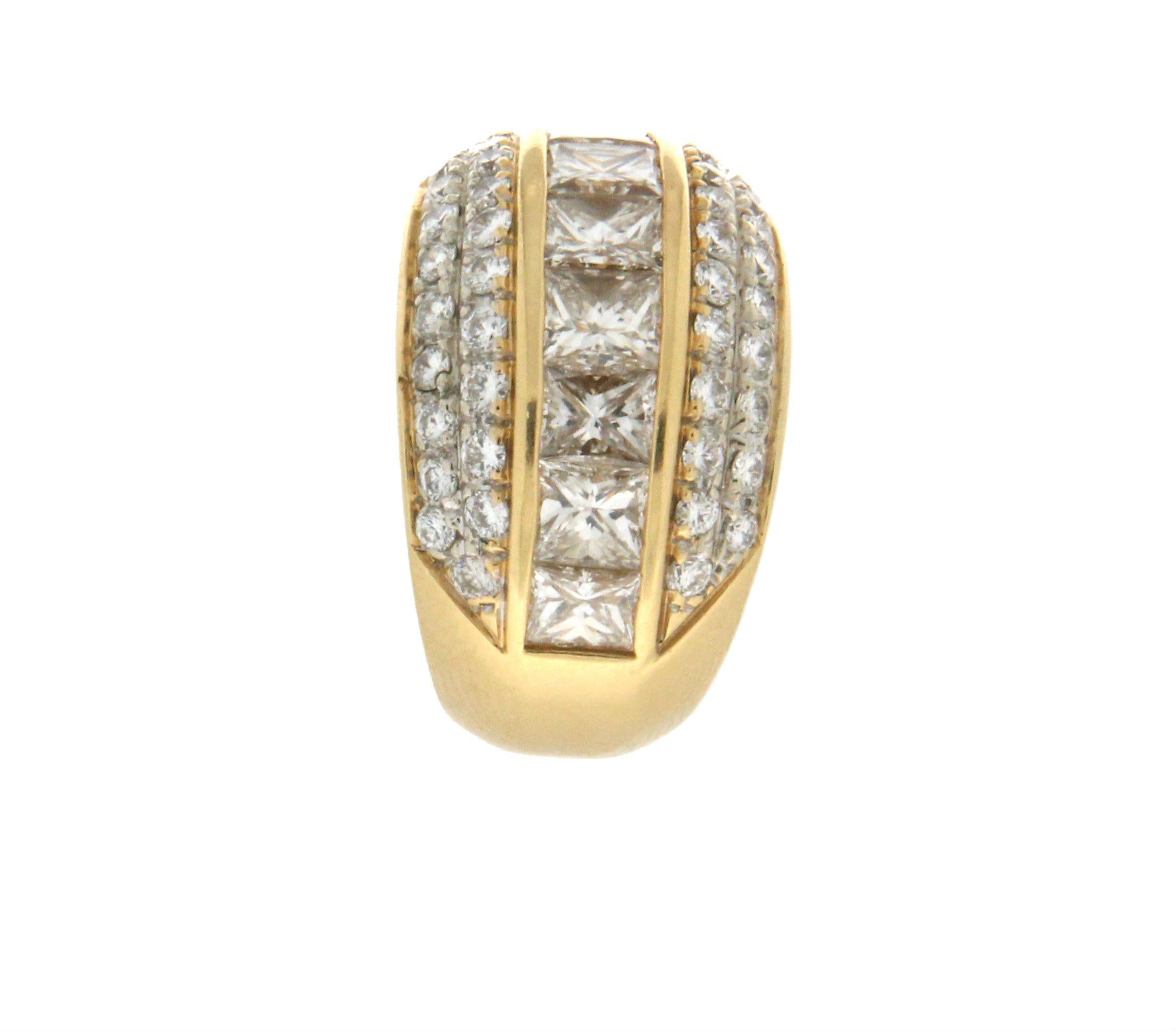 Handcraft Princess Cut Diamonds 18 Karat Yellow Gold Band Ring In New Condition For Sale In Marcianise, IT