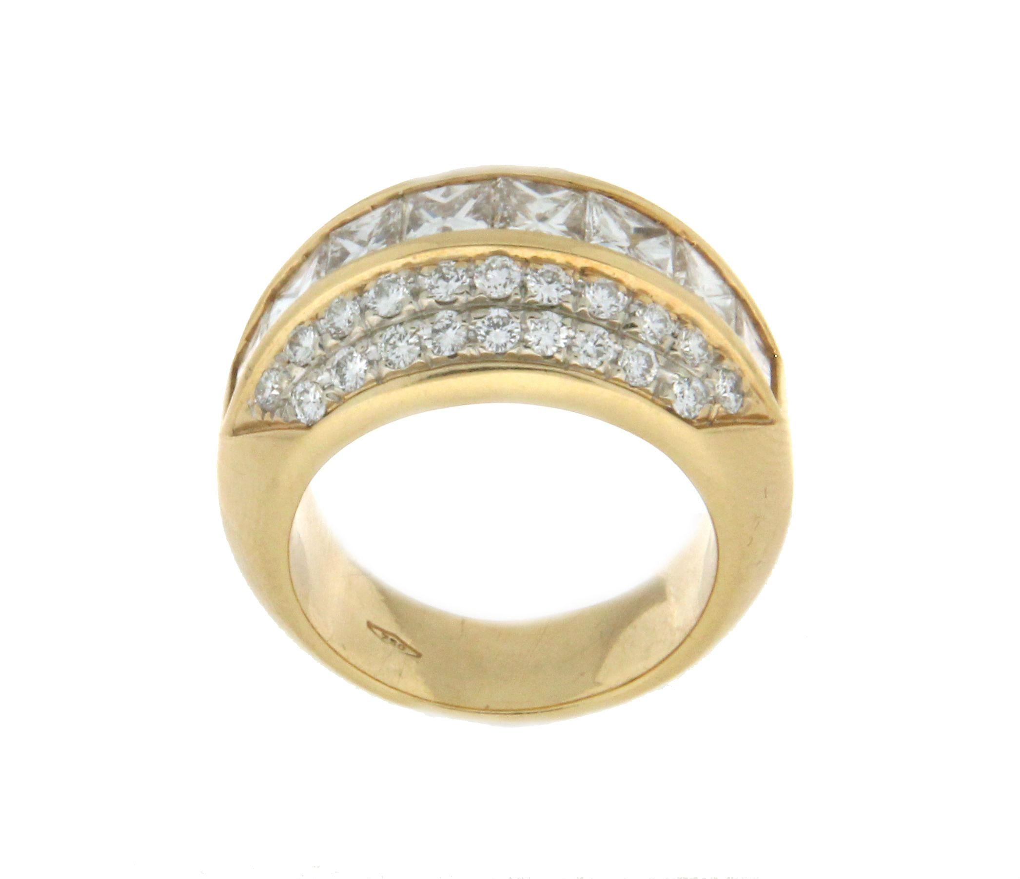 Handcraft Princess Cut Diamonds 18 Karat Yellow Gold Band Ring For Sale 1