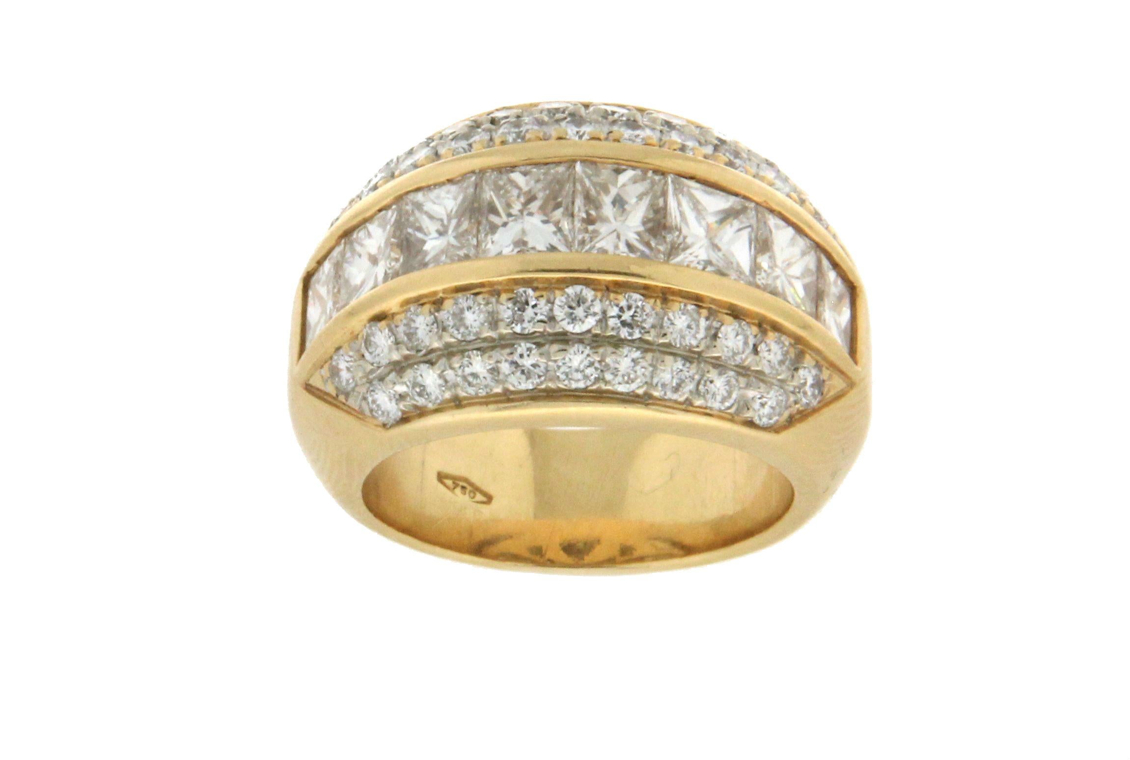 Handcraft Princess Cut Diamonds 18 Karat Yellow Gold Band Ring For Sale 2