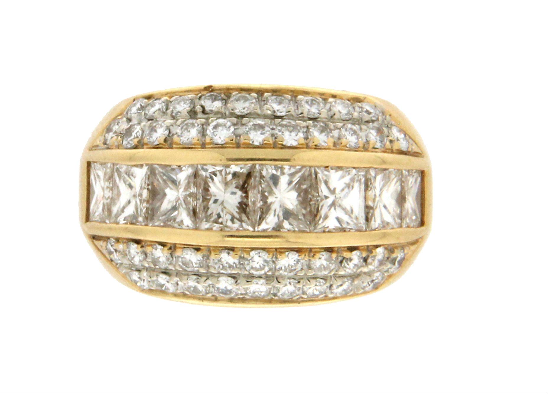 Handcraft Princess Cut Diamonds 18 Karat Yellow Gold Band Ring For Sale 3