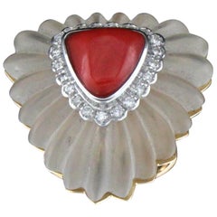 Anillo de cóctel de cristal de roca artesanal con diamantes coralinos en oro de 18 quilates