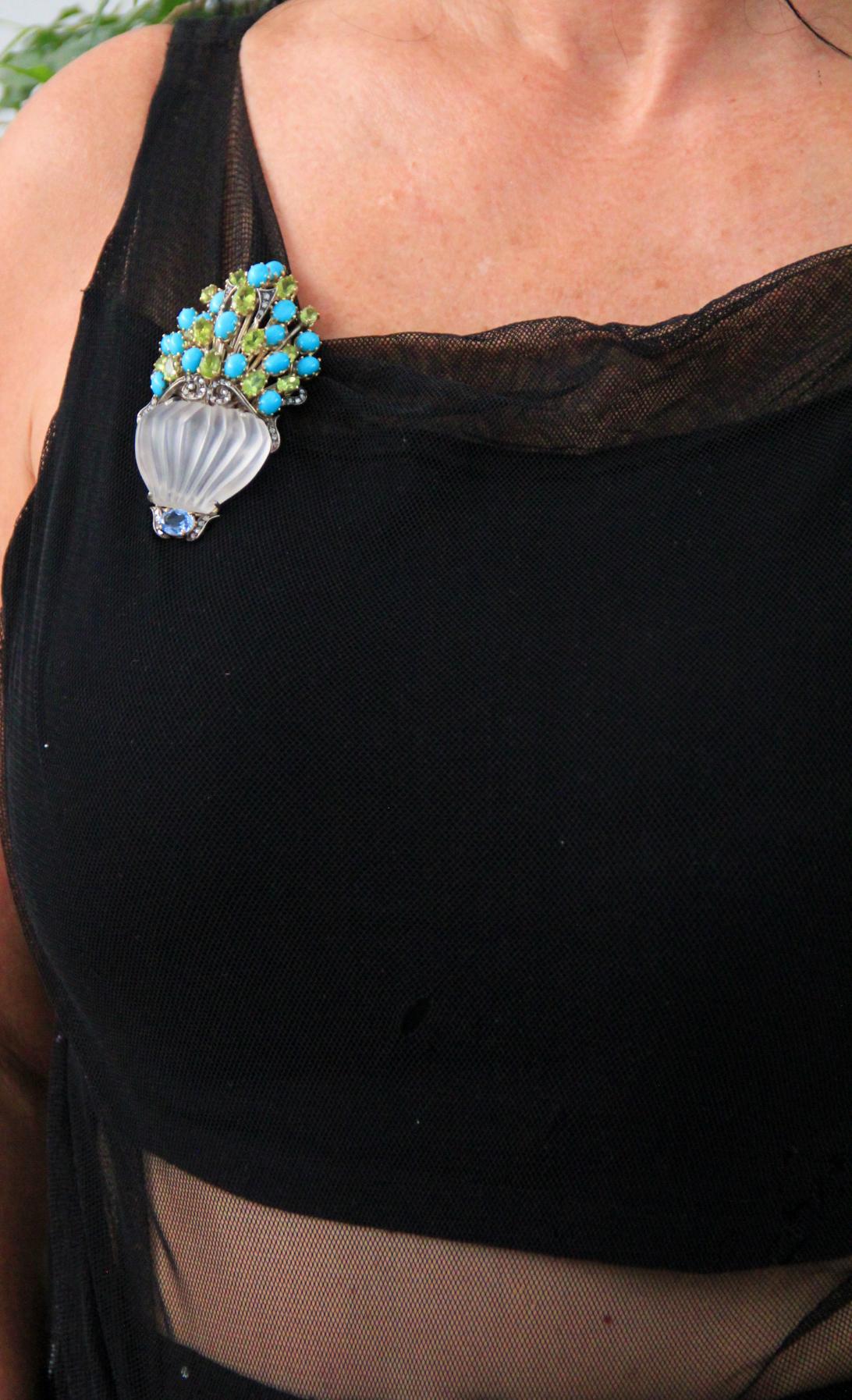 Colgante Broche Artesanal Jarrón de Cristal de Roca Oro Amarillo 14 Kilates Diamantes en venta 3
