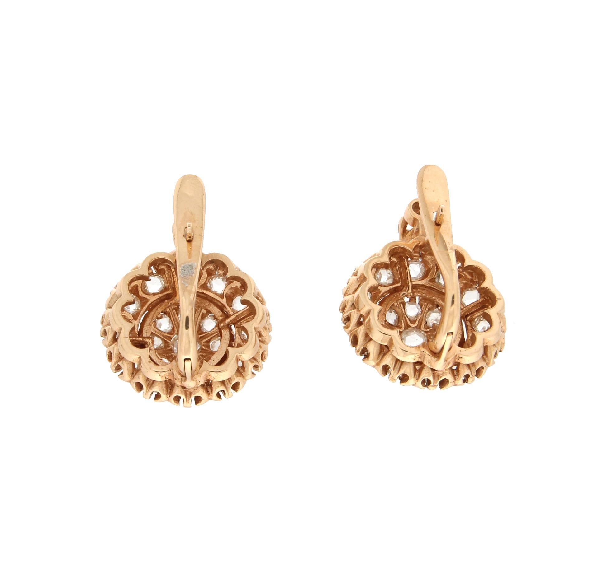 Taille rose Clous d'oreilles artisanaux en or jaune 14 carats avec diamants taille rose en vente