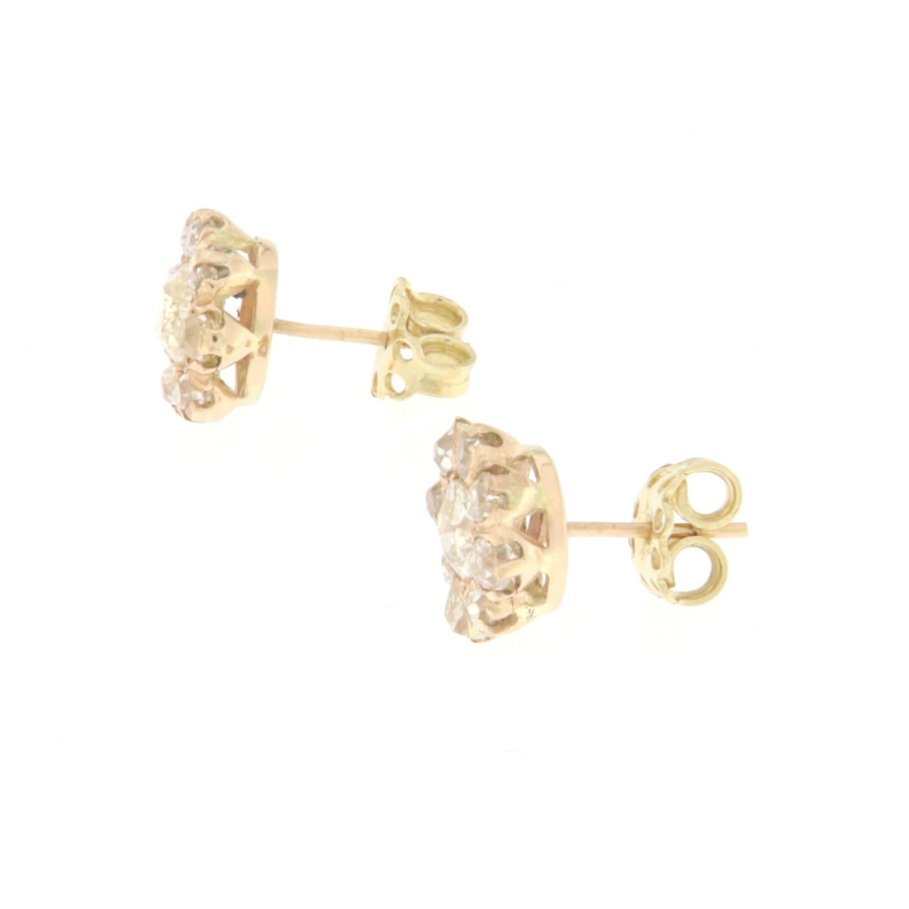 Handcraft Rose Cut Diamonds 14 Karat Yellow Gold Stud Earrings In New Condition For Sale In Marcianise, IT