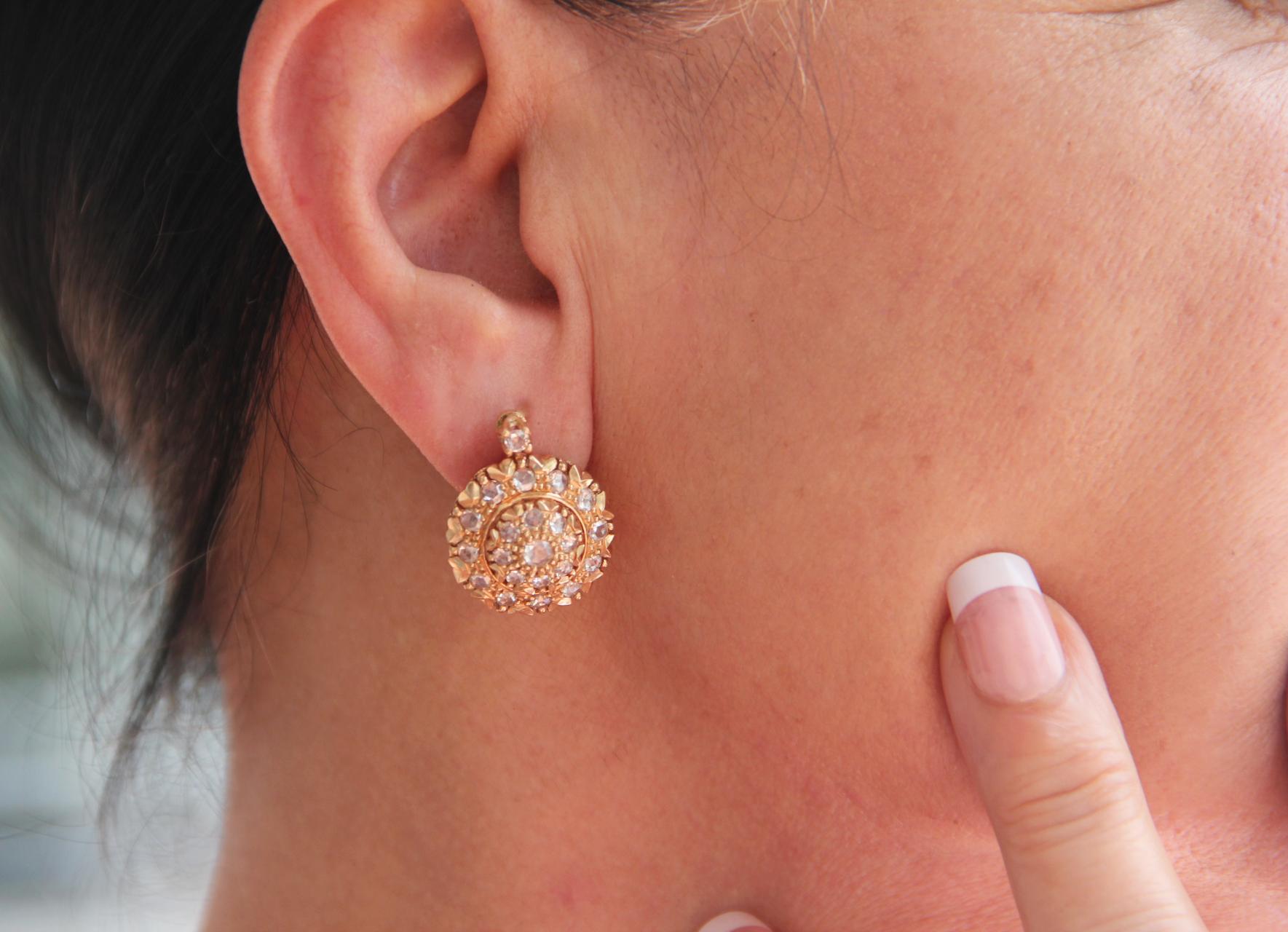 Clous d'oreilles artisanaux en or jaune 14 carats avec diamants taille rose en vente 3