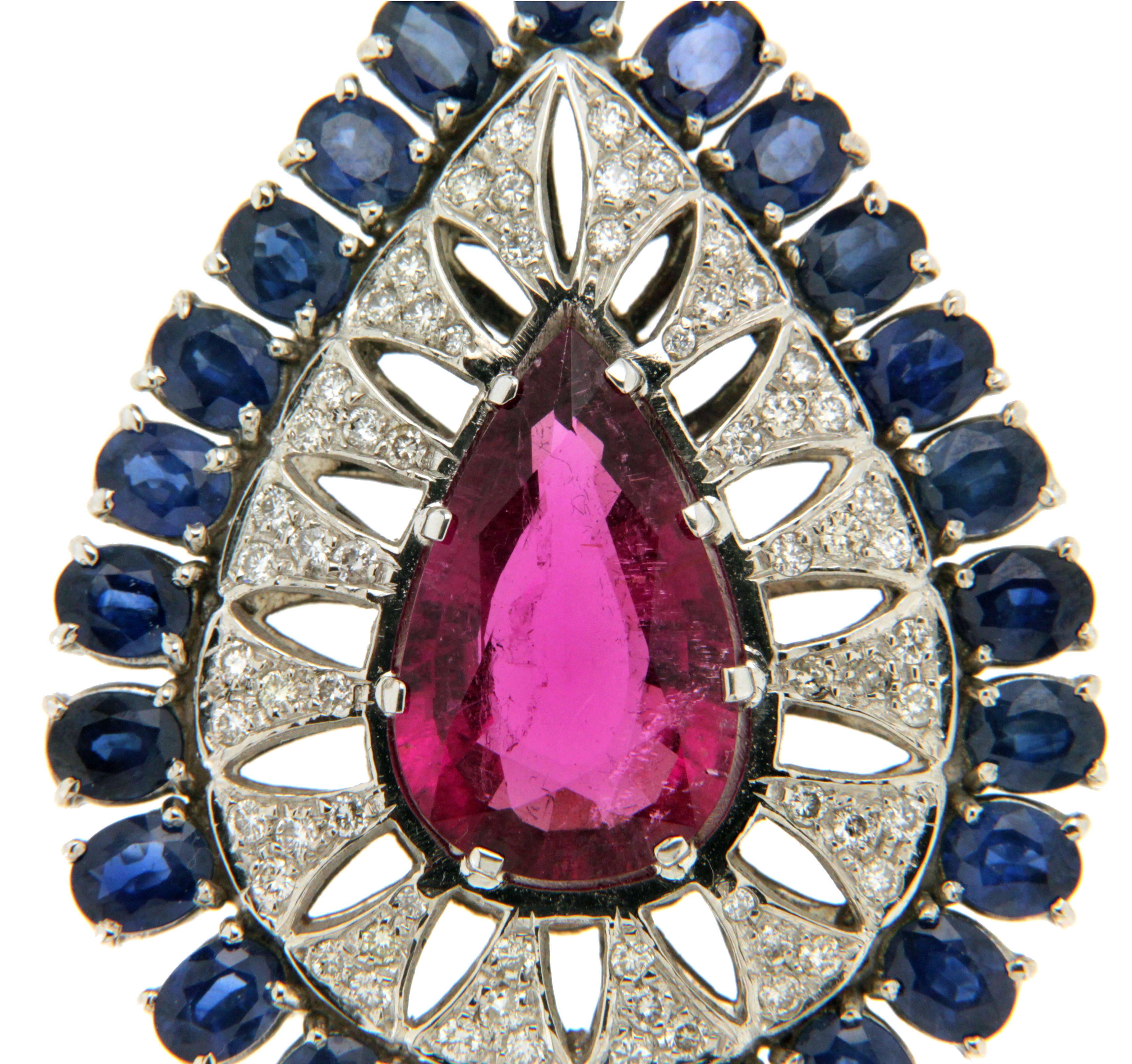 Collana artigianale con ciondolo in rubelite in oro bianco 18 carati con diamanti e zaffiri in vendita 2