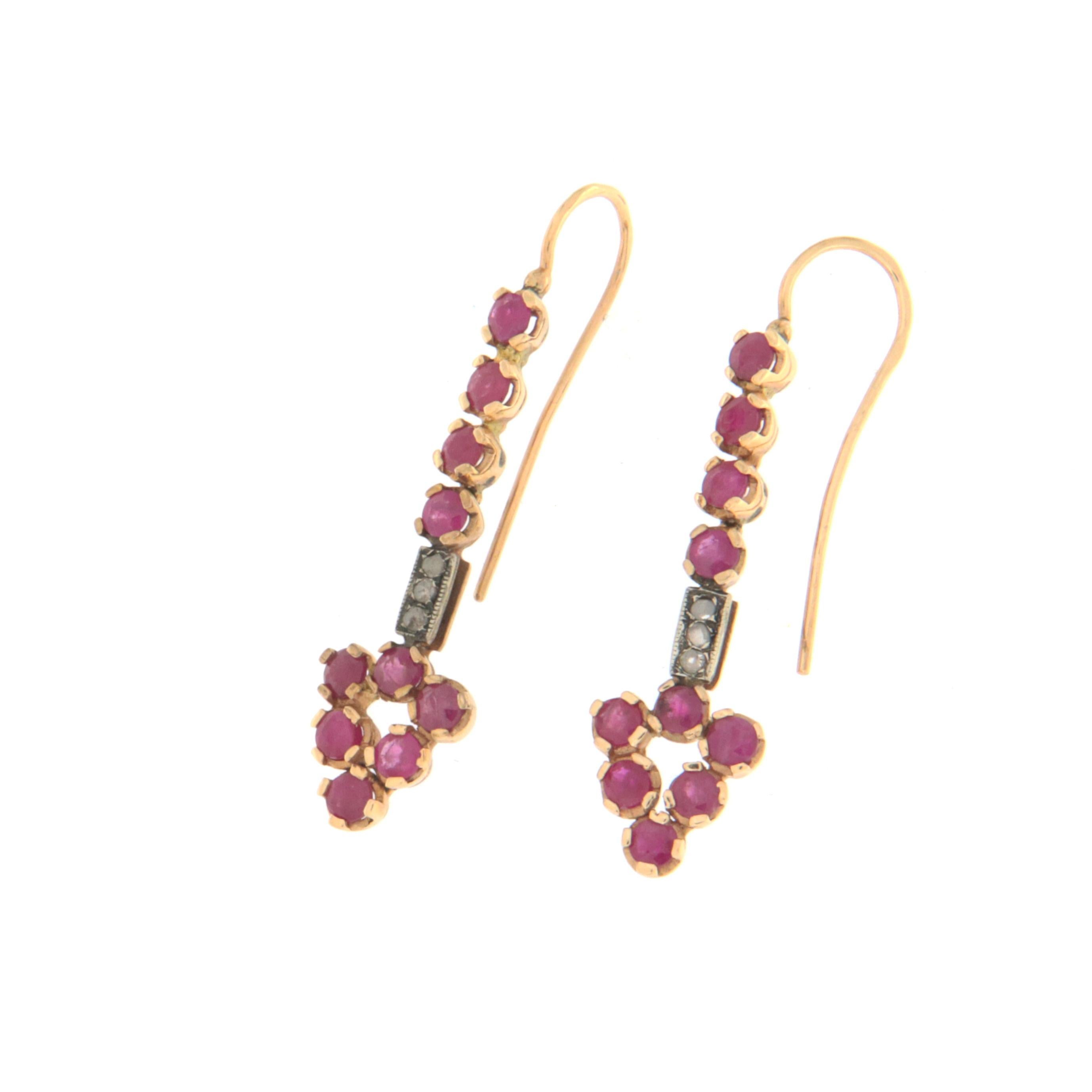 Pendientes artesanales de oro amarillo de 14 quilates con rubíes y diamantes de plata en Nuevo estado para la venta en Marcianise, IT