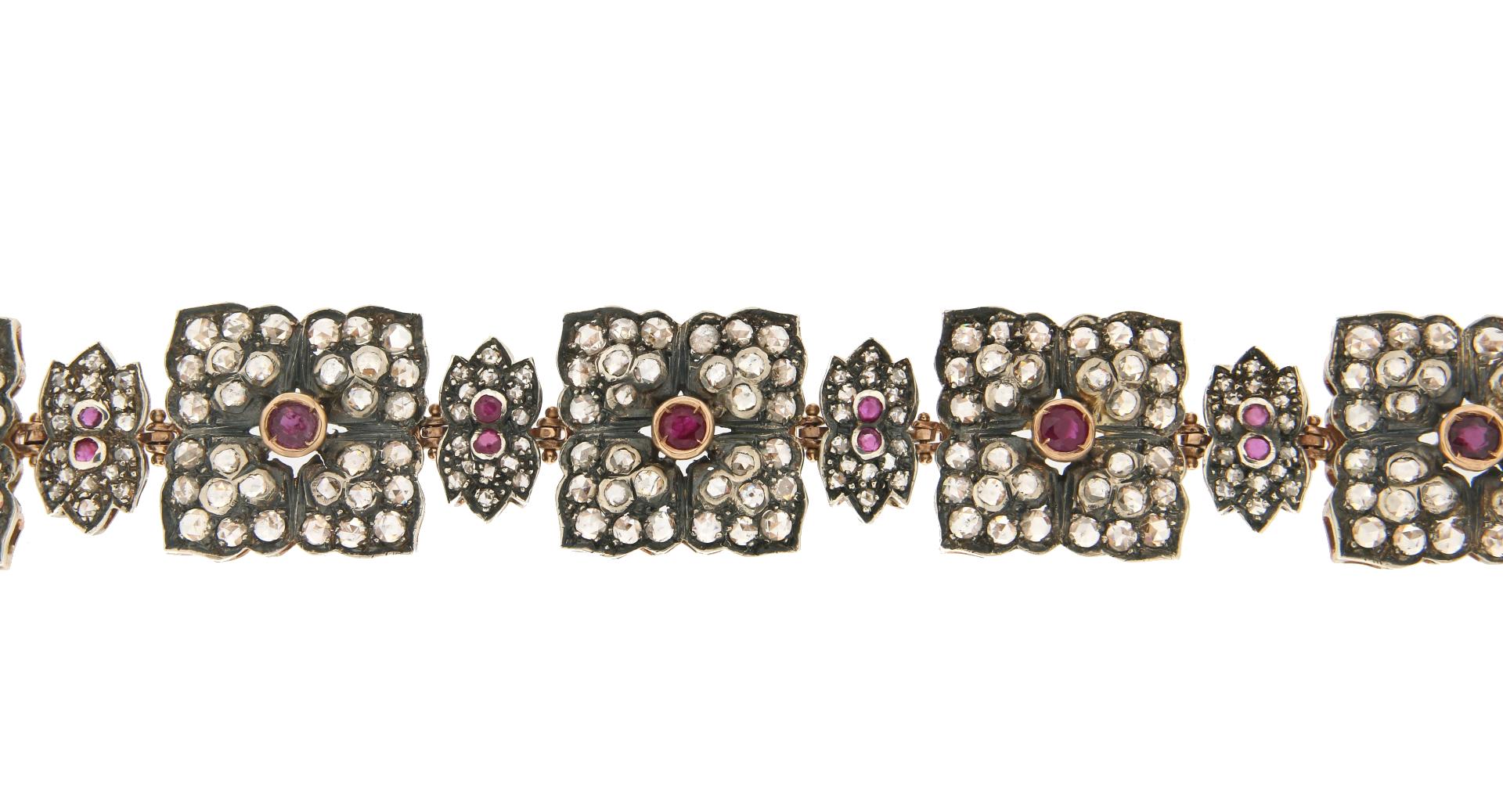 Artisan Bracelet manchette en or jaune 14 carats avec diamants et rubis Handcraft en vente