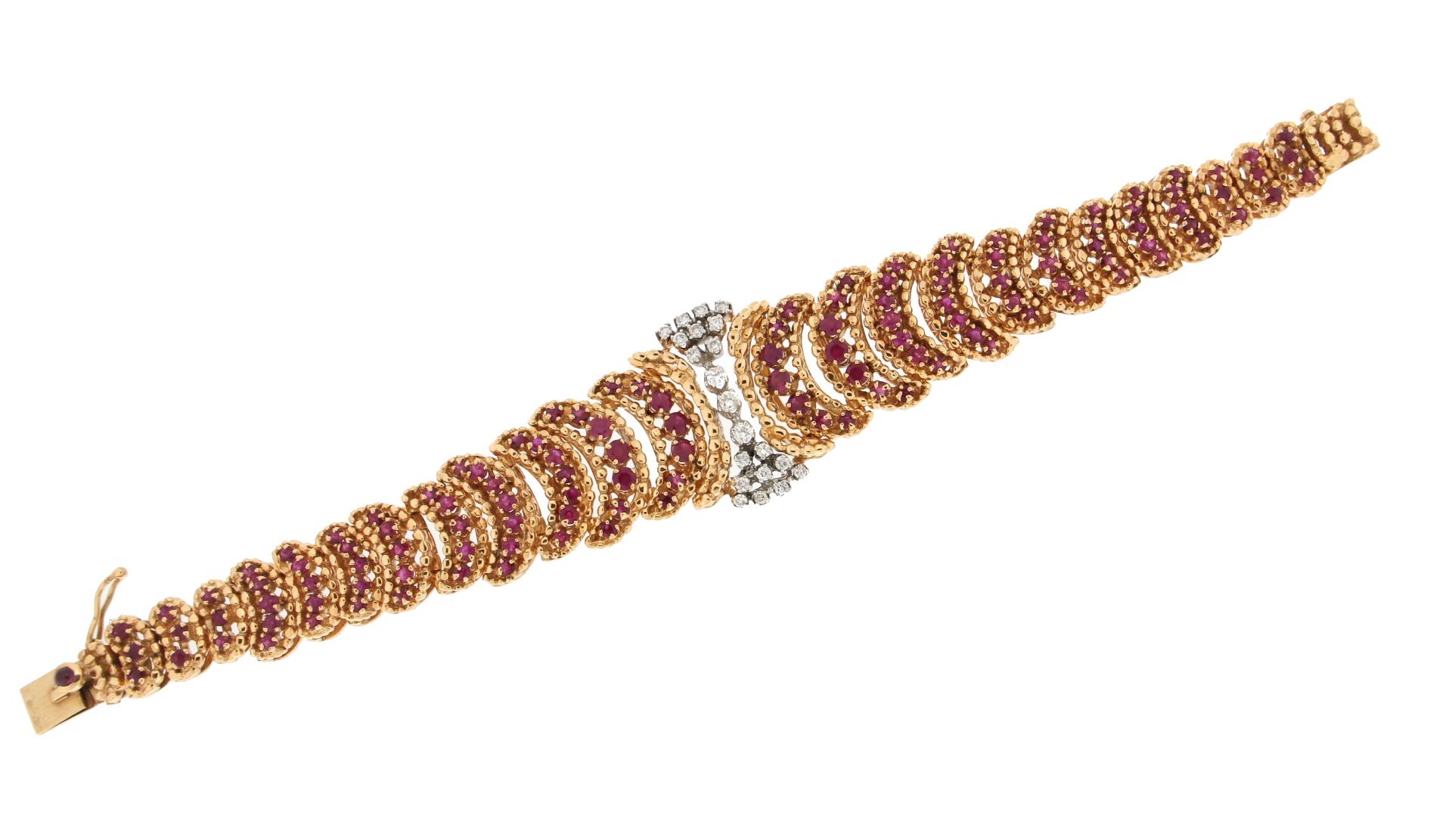 Brilliant Cut Handcraft Rubies 14 Karat Yellow Gold Diamonds Cuff Bracelet For Sale