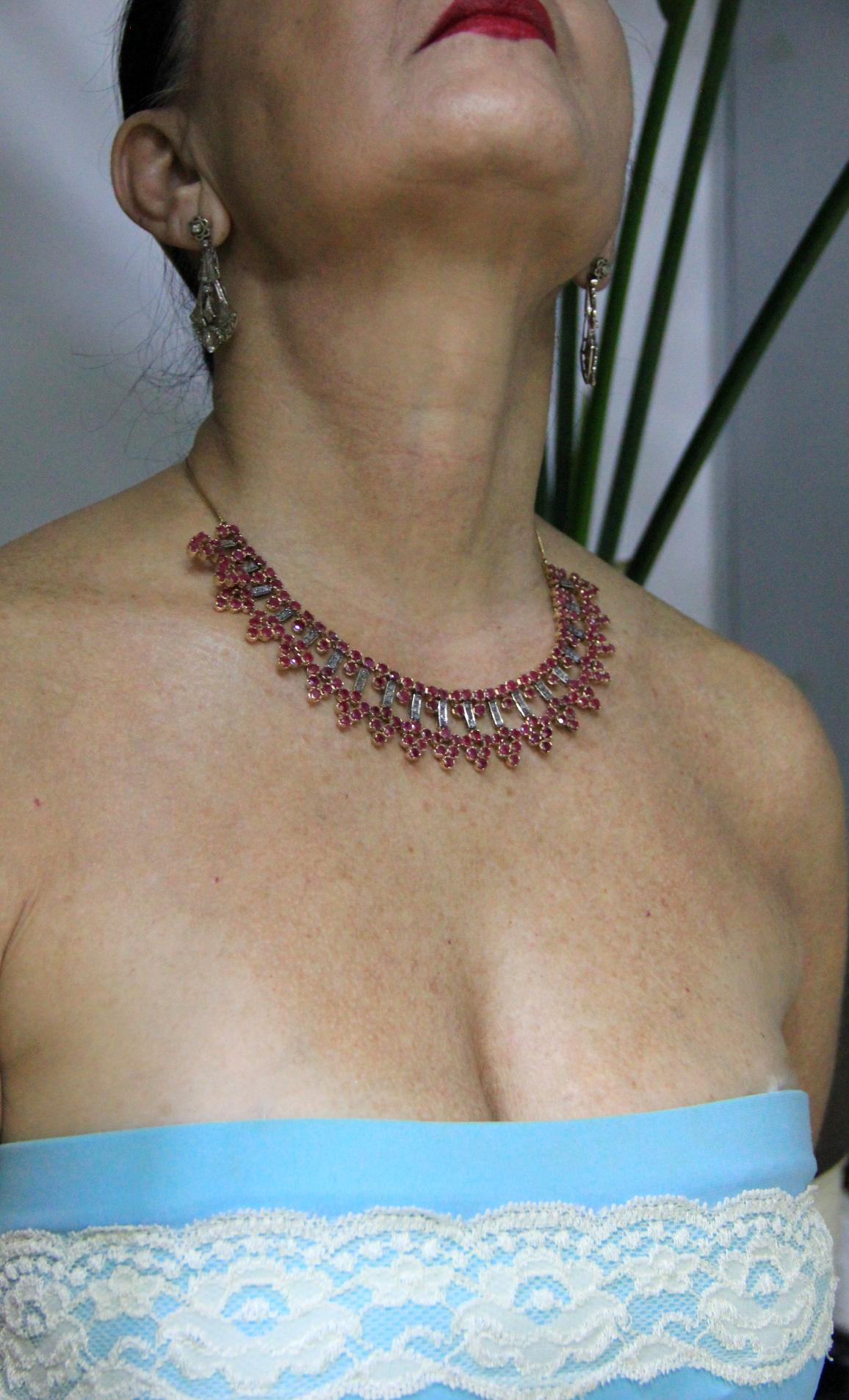 Women's or Men's Handcraft Ruby 14 Karat Yellow Gold Diamonds Choker Necklace For Sale