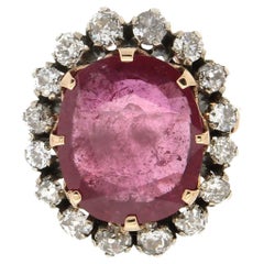 Cocktail-Ring, Rubin 14 Karat Gelbgold mit Diamanten, Handarbeit
