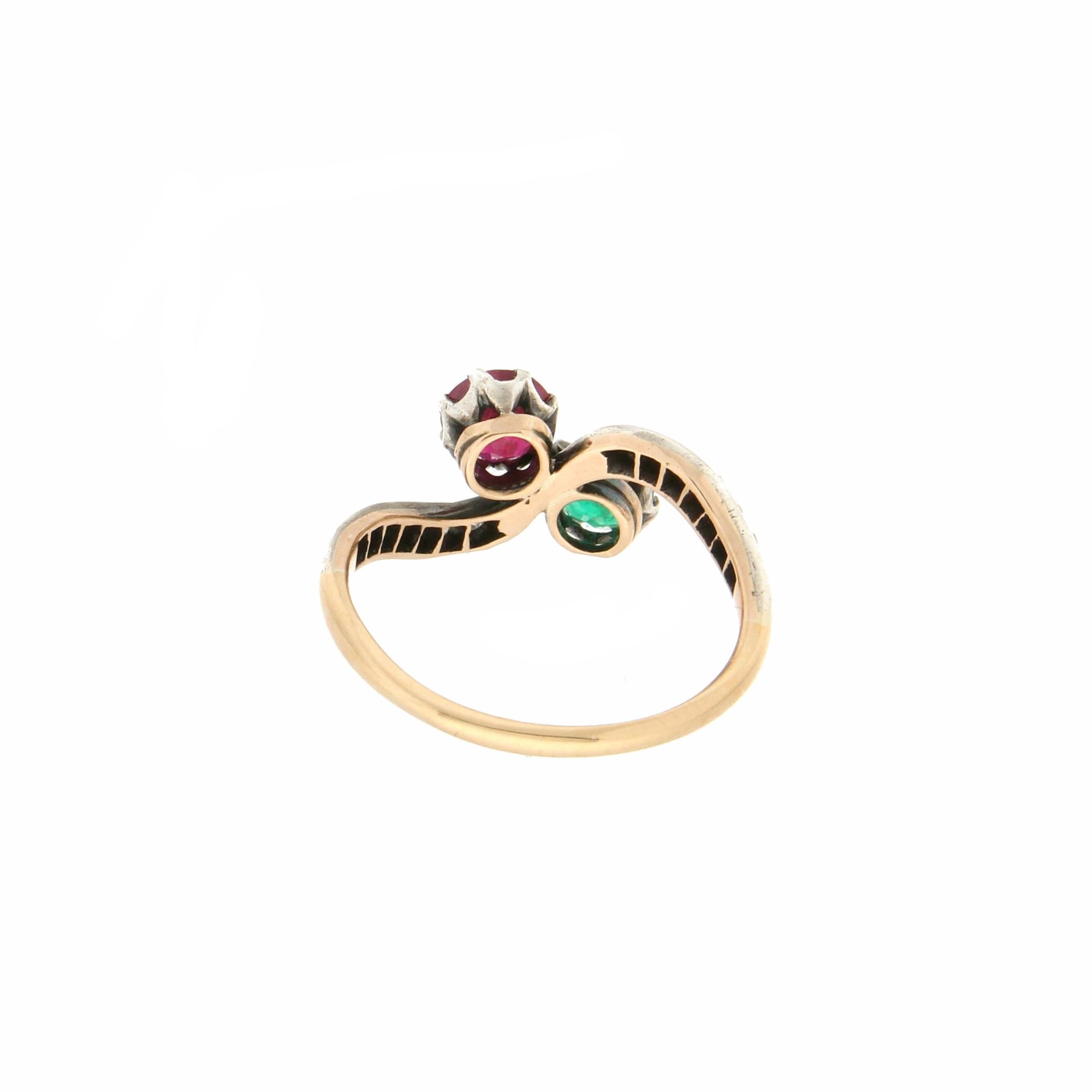 Handcraft Ruby 14 Karat Yellow Gold Diamonds Emerald Cocktail Ring In New Condition For Sale In Marcianise, IT