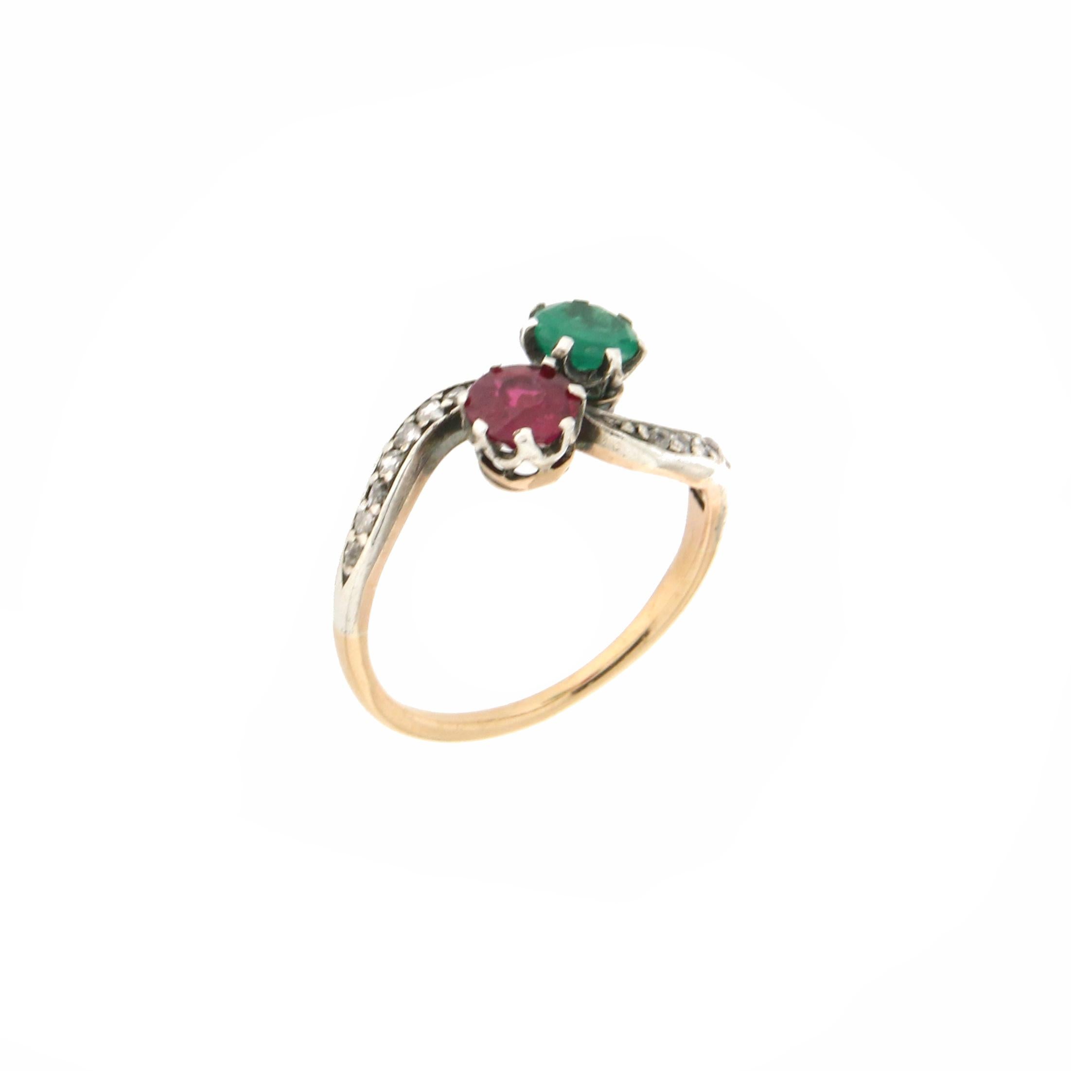 Women's Handcraft Ruby 14 Karat Yellow Gold Diamonds Emerald Cocktail Ring For Sale