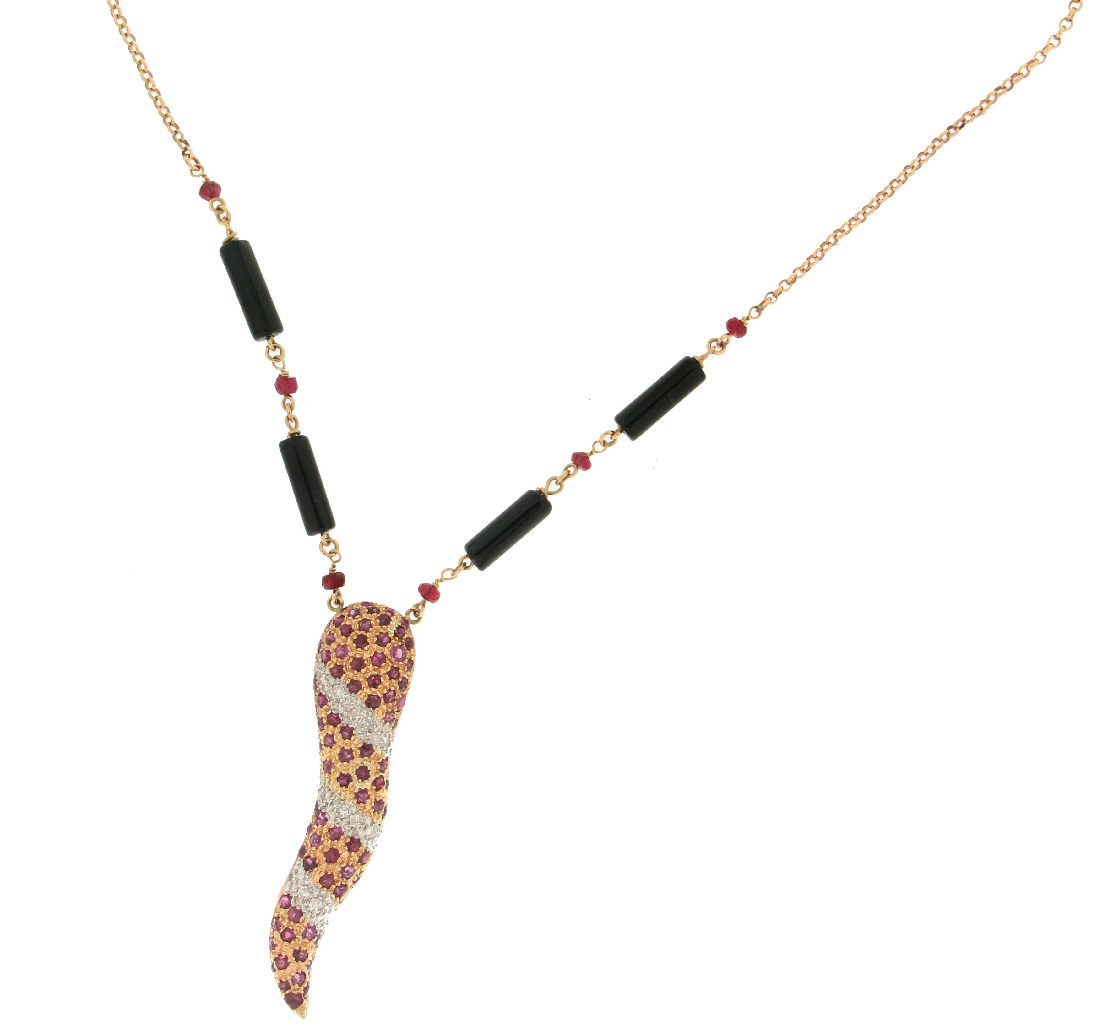 Handcraft Ruby 18 Karat Gold Diamonds Onyx Pendant Necklace In New Condition For Sale In Marcianise, IT