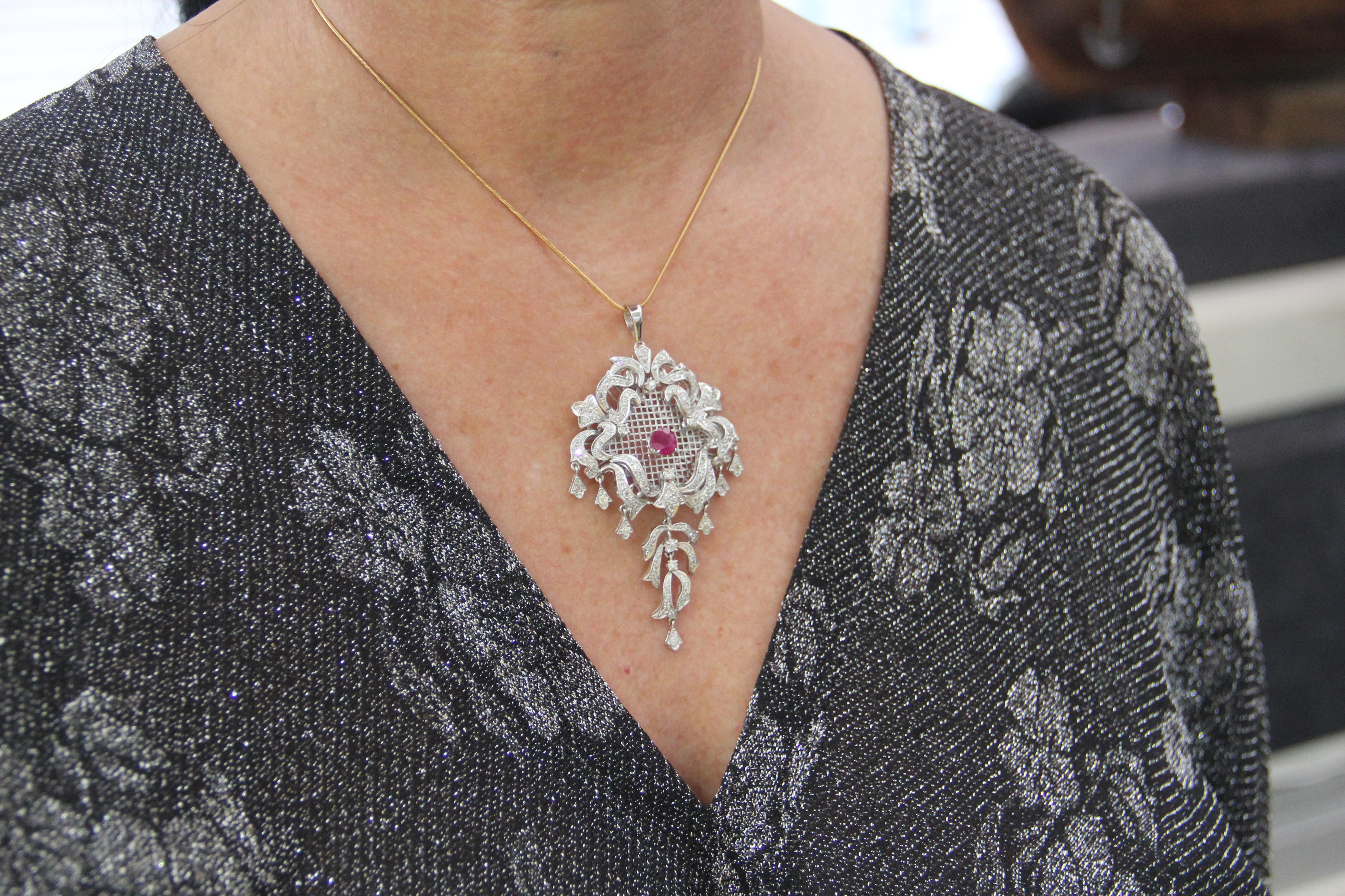 Collar Colgante Artesanal Rubí 18 Kilates Oro Blanco Diamantes en venta 1