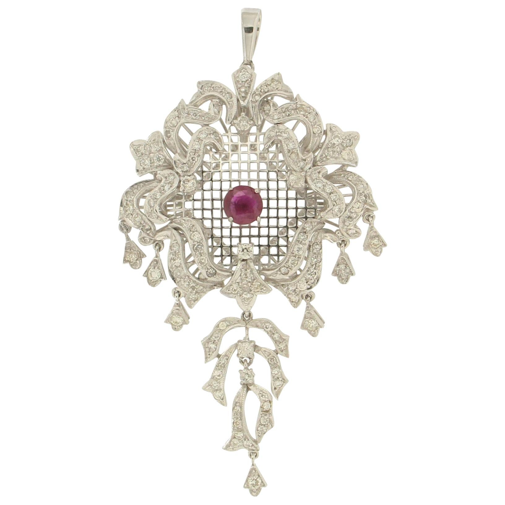 Handgefertigte Rubin-Halskette aus 18 Karat Weißgold mit Diamanten-Anhänger