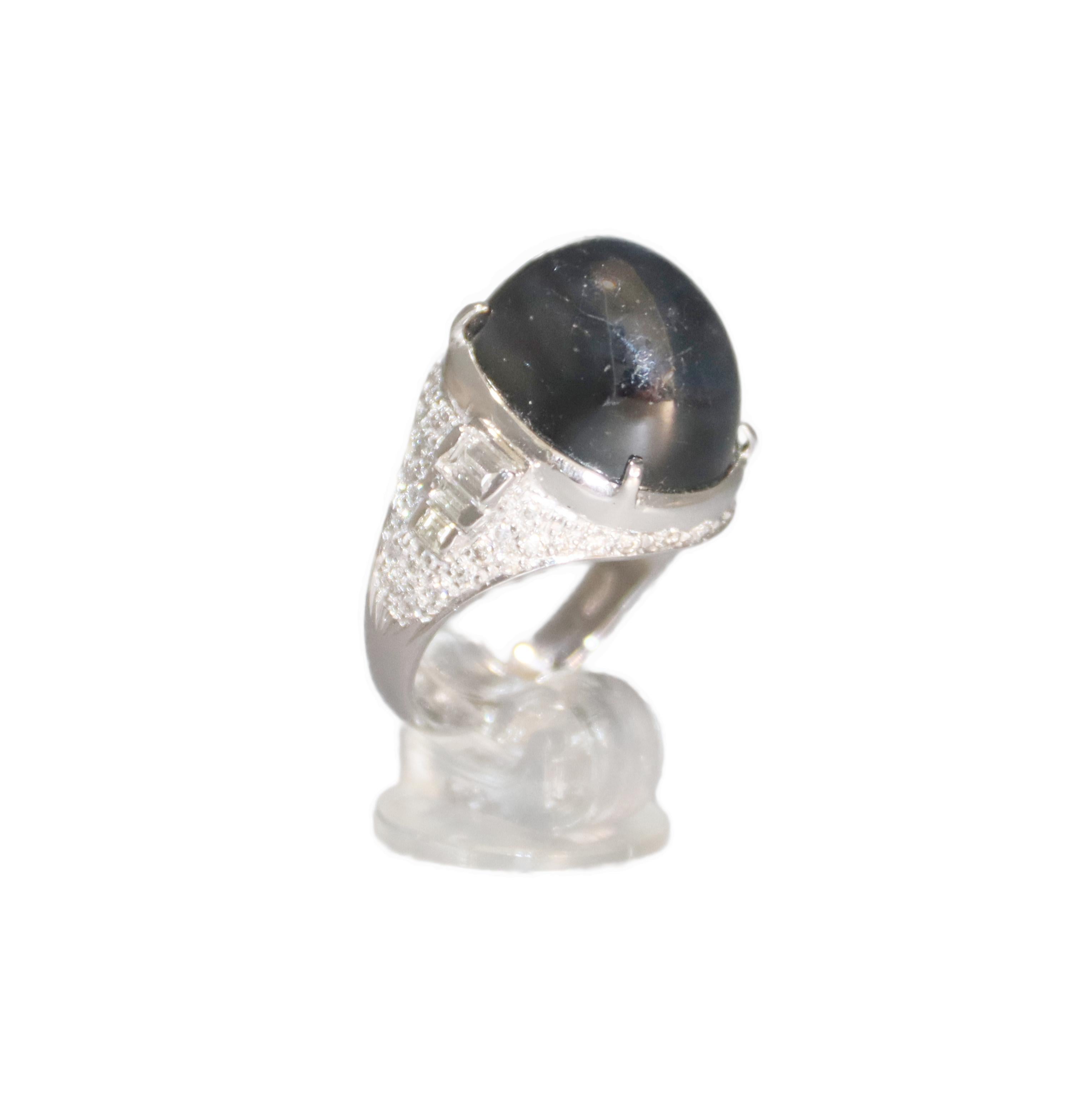 Handcraft Sapphire 18 Karat White Gold Diamonds Cocktail Ring For Sale 2