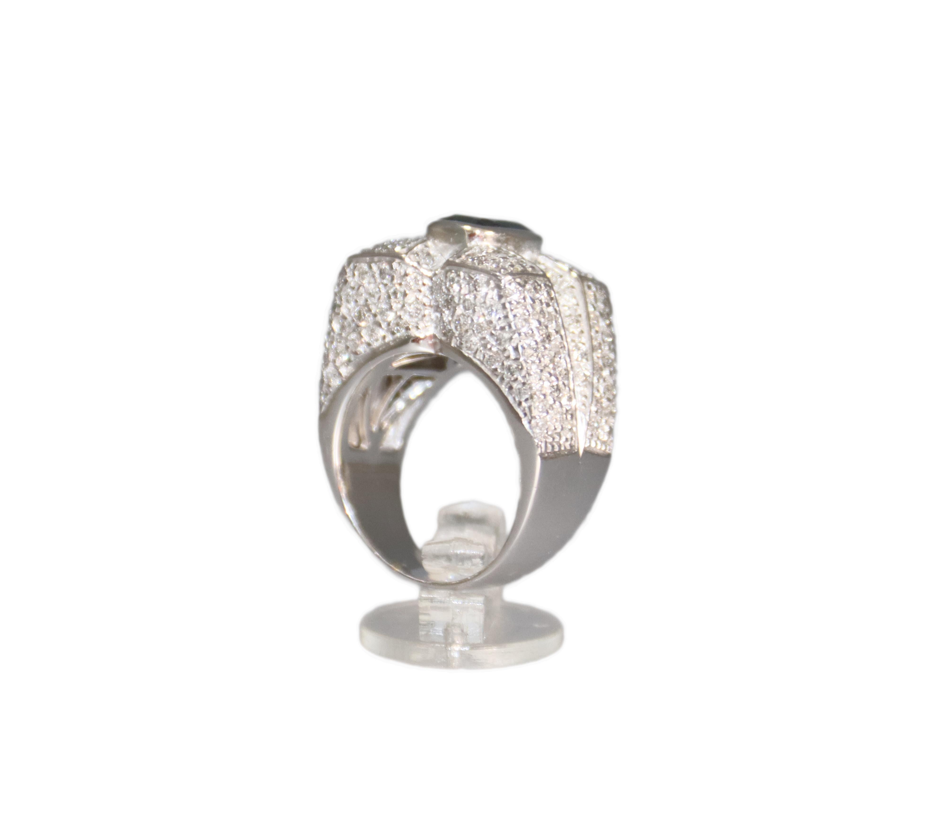 Handcraft Sapphire 18 Karat White Gold Diamonds Cocktail Ring For Sale 8